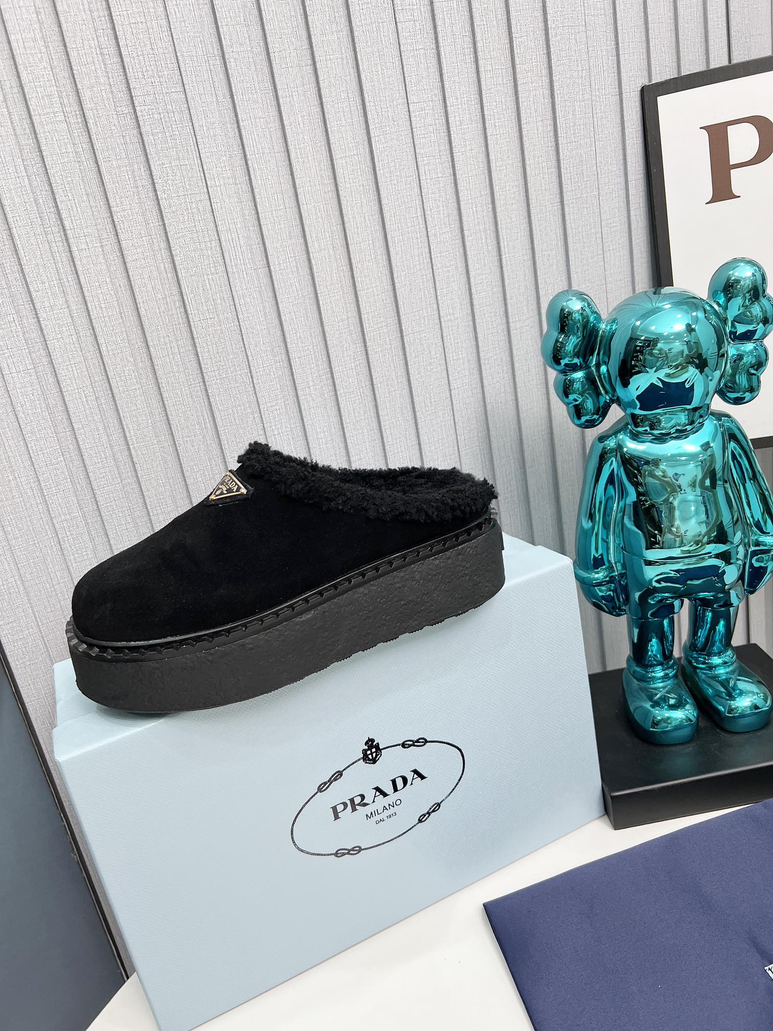 😀24981-Prada-950 gallery