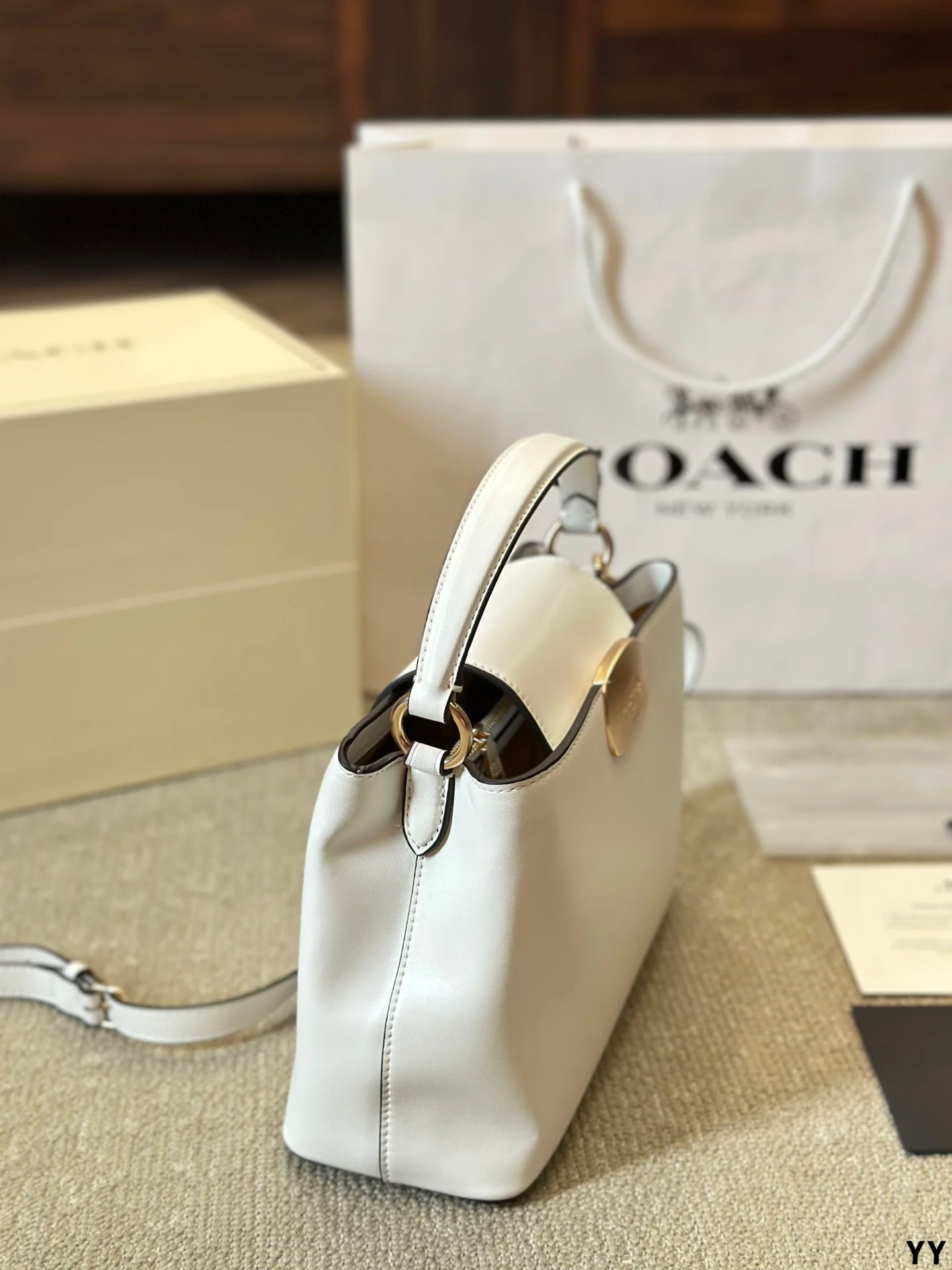 ⬆️24983-COACH-535 gallery