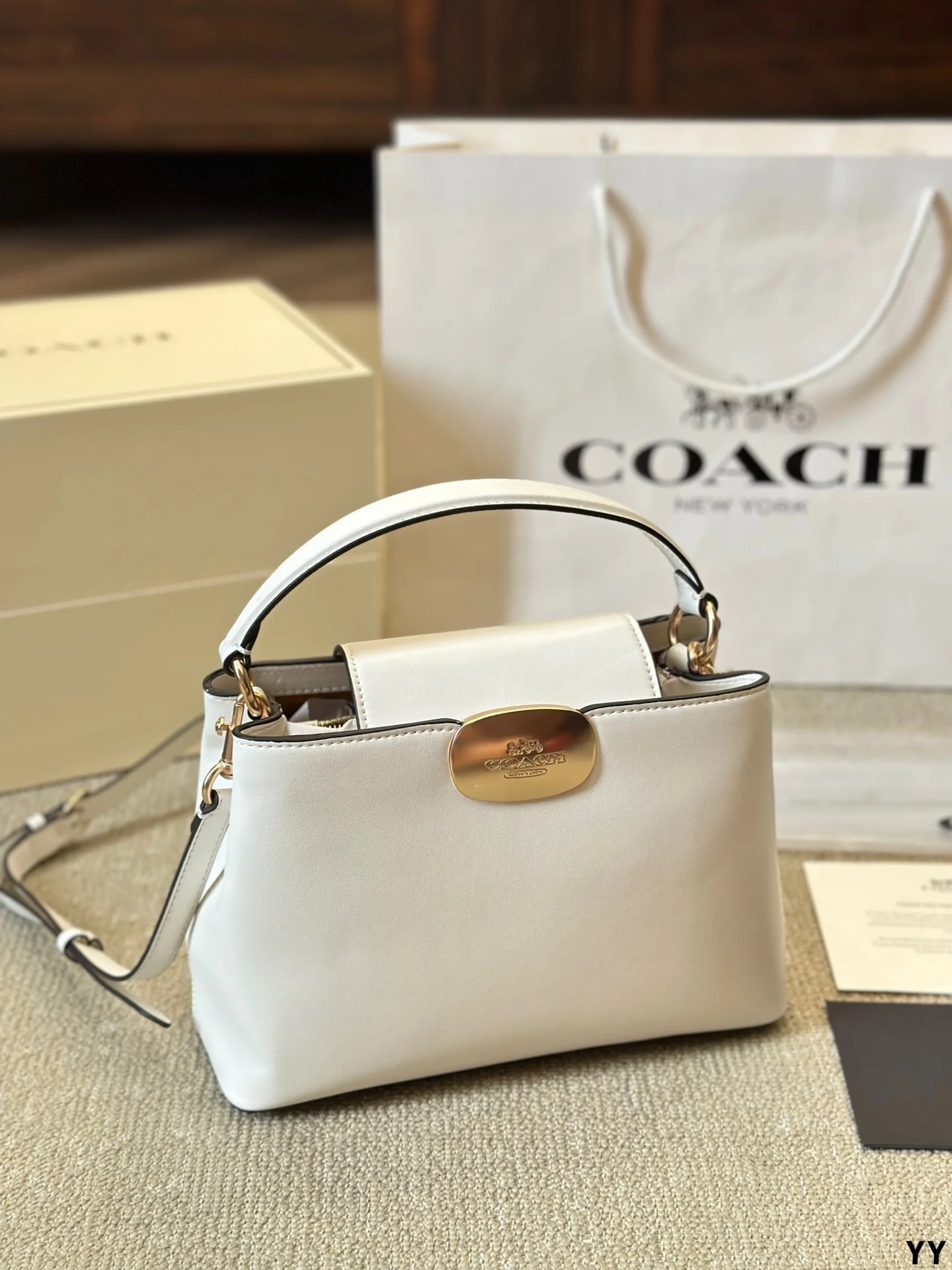 ⬆️24983-COACH-535 gallery