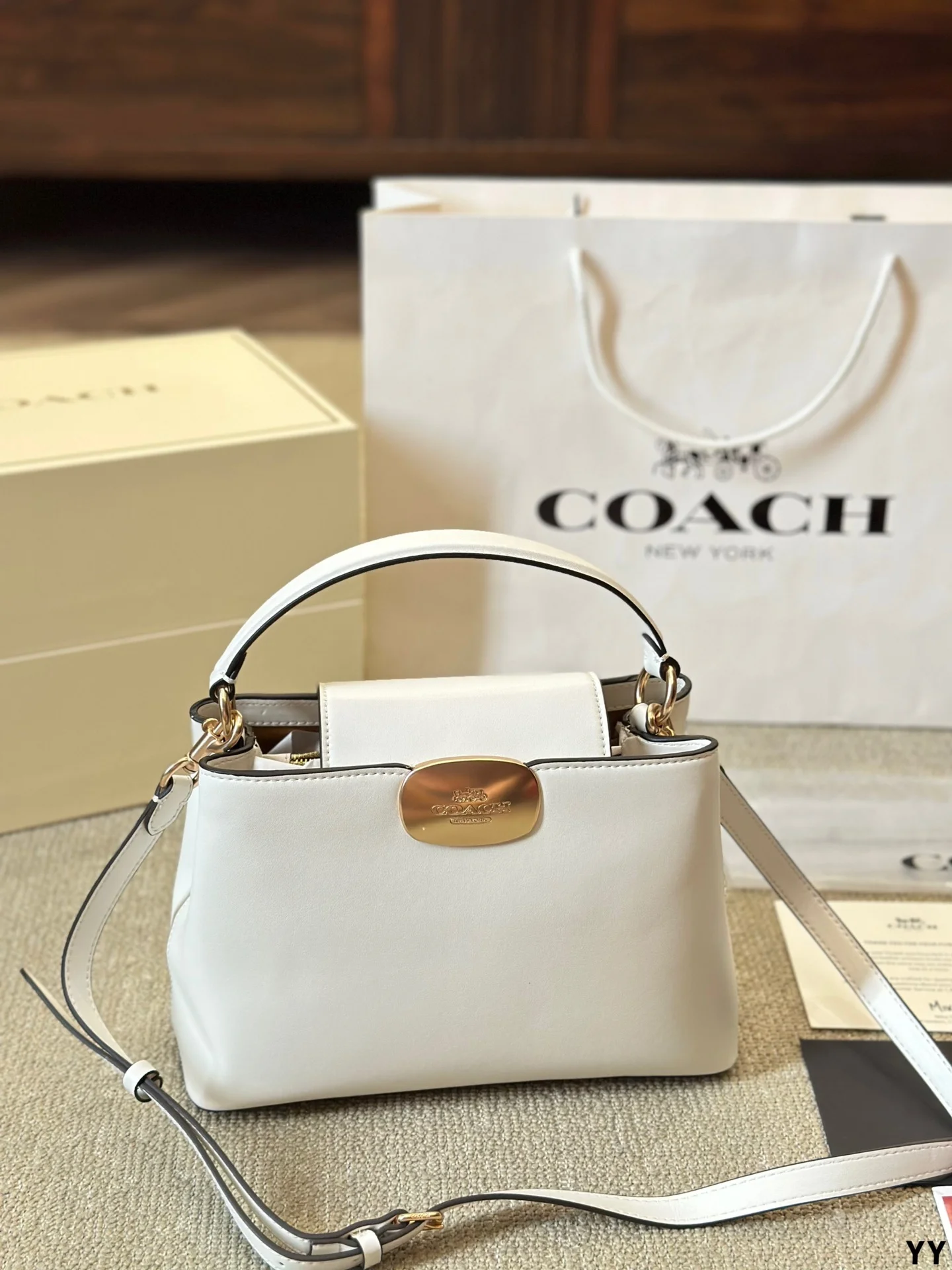 ⬆️24983-COACH-535 gallery