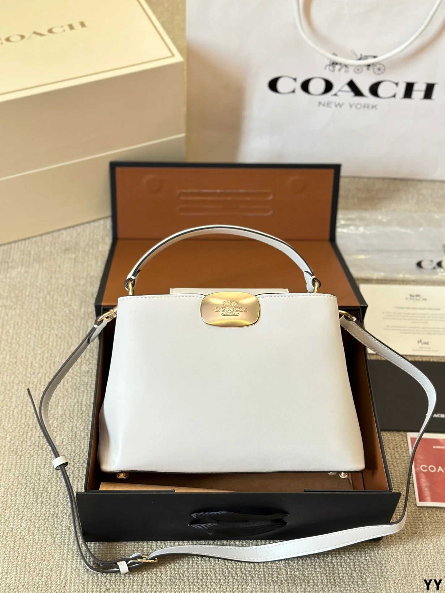 ⬆️24983-COACH-535 gallery