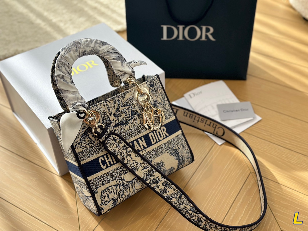 😀25015-dior-445 gallery