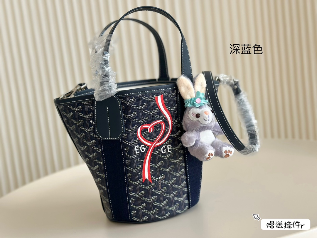 😀25030-goyard-435 gallery