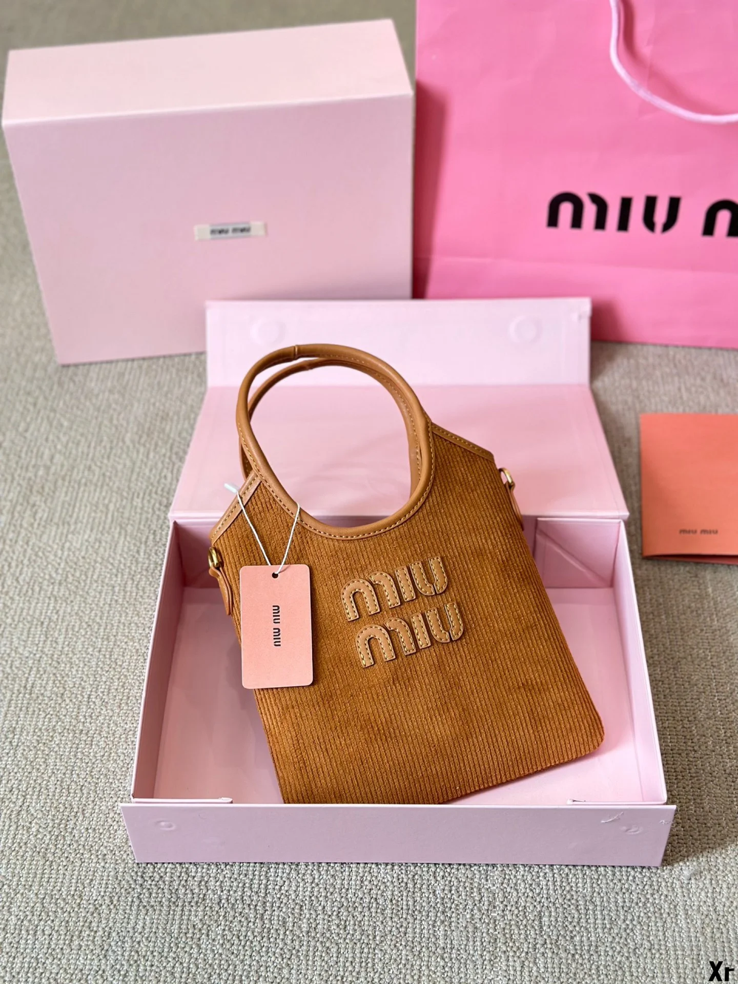 ⬆️25040-miumiu-399 gallery