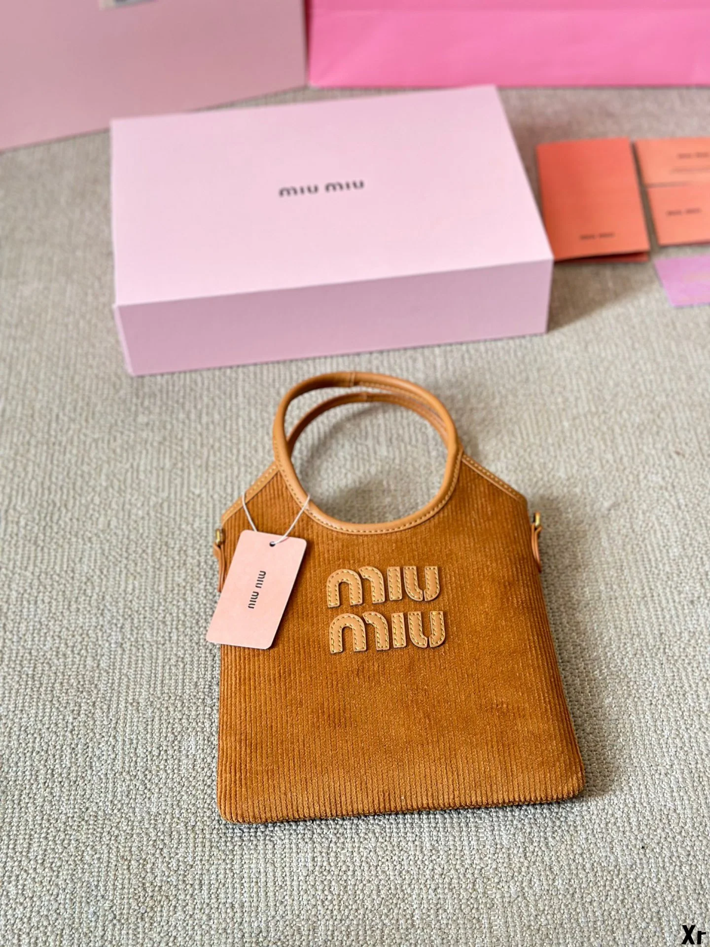 ⬆️25040-miumiu-399 gallery