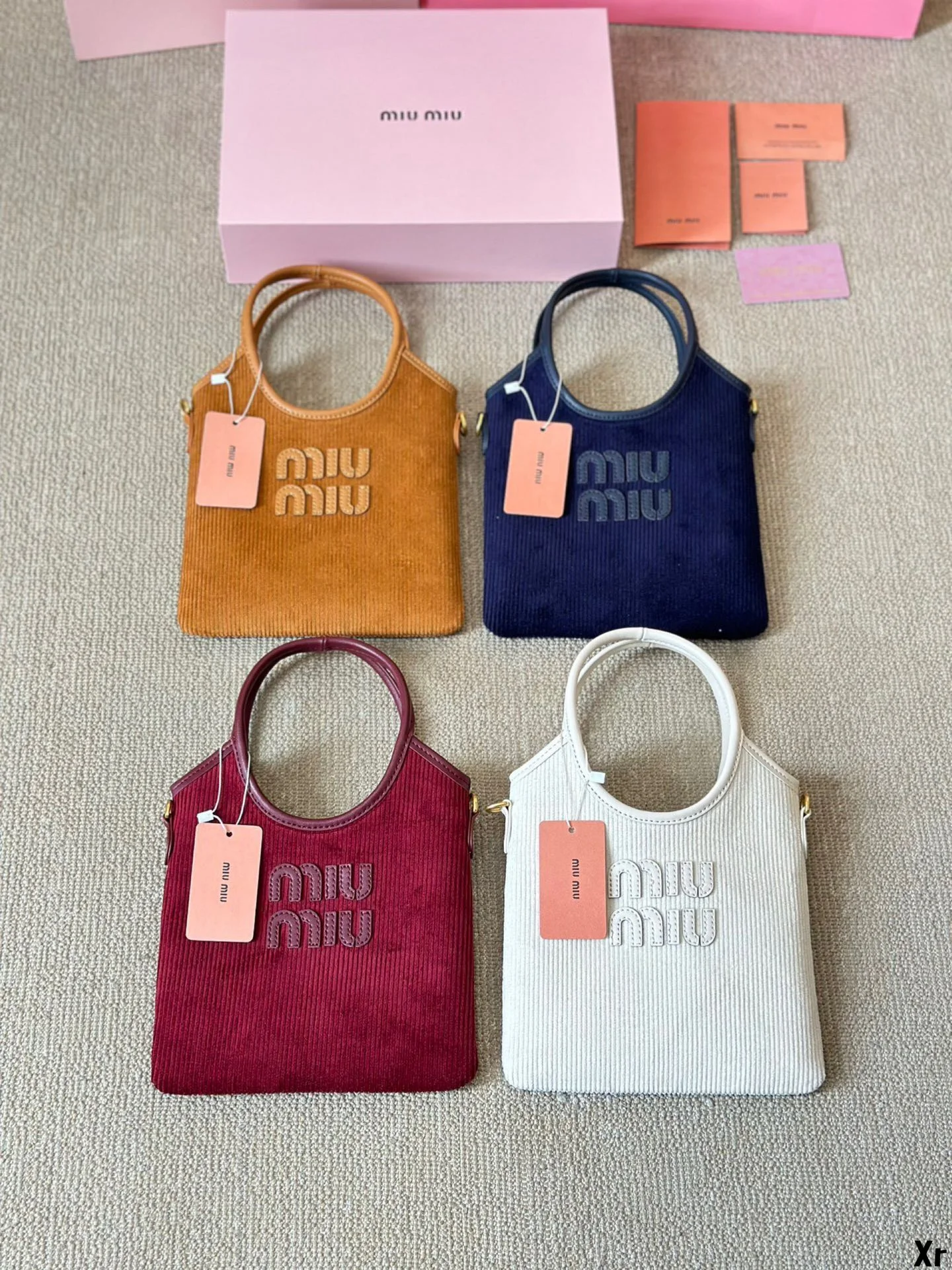 ⬆️25040-miumiu-399 gallery