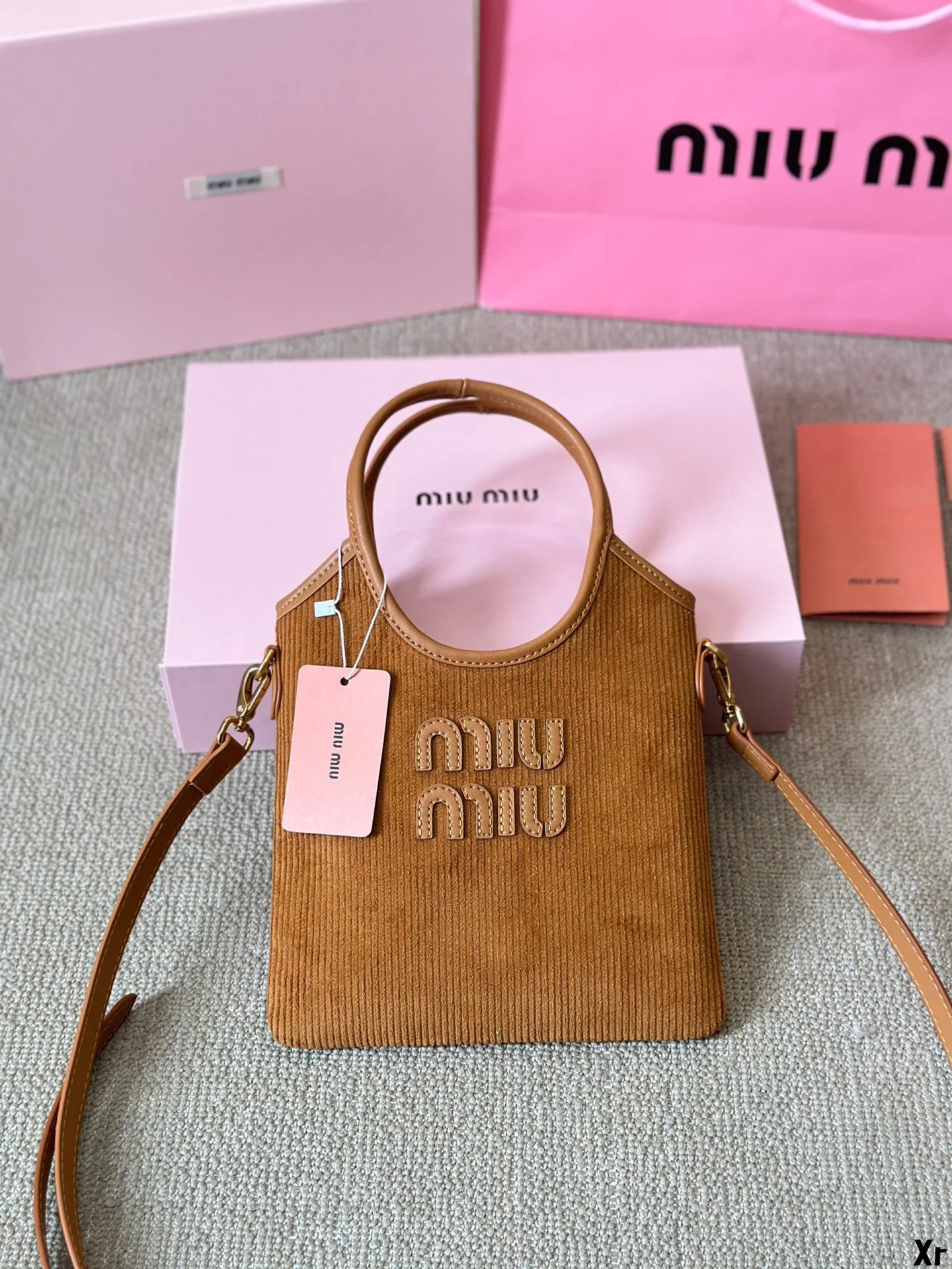 ⬆️25040-miumiu-399 gallery