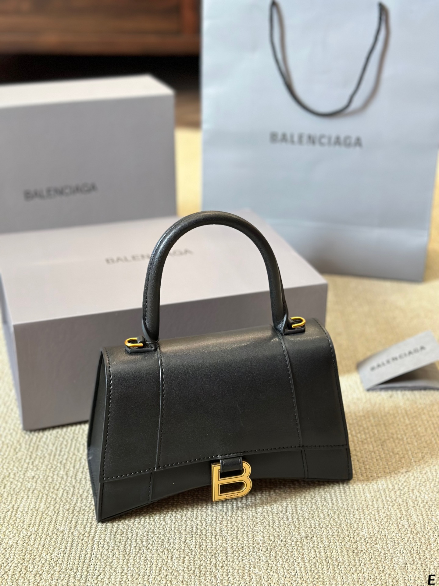 ⬆️25041-Balenciaga-530 gallery