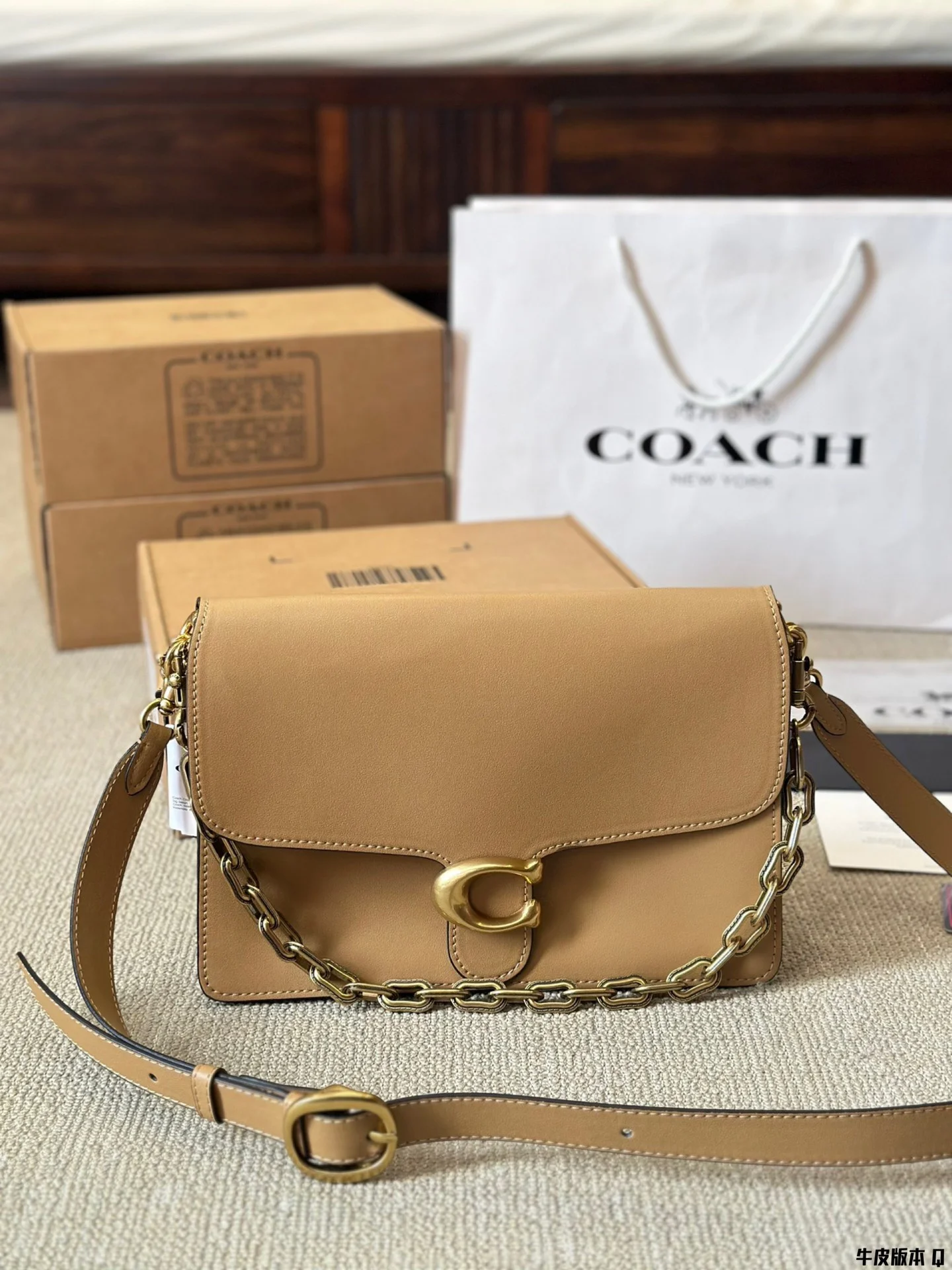 ⬆️25049-COACH-559 gallery