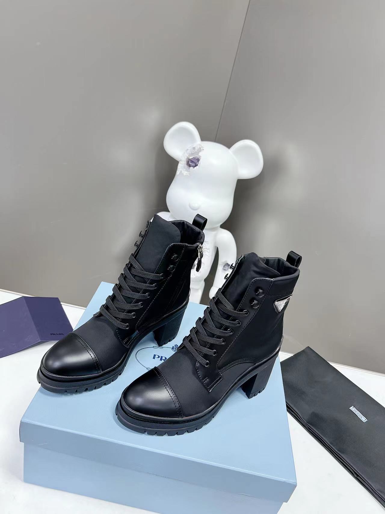 ⬆️25065-Prada-1299 gallery