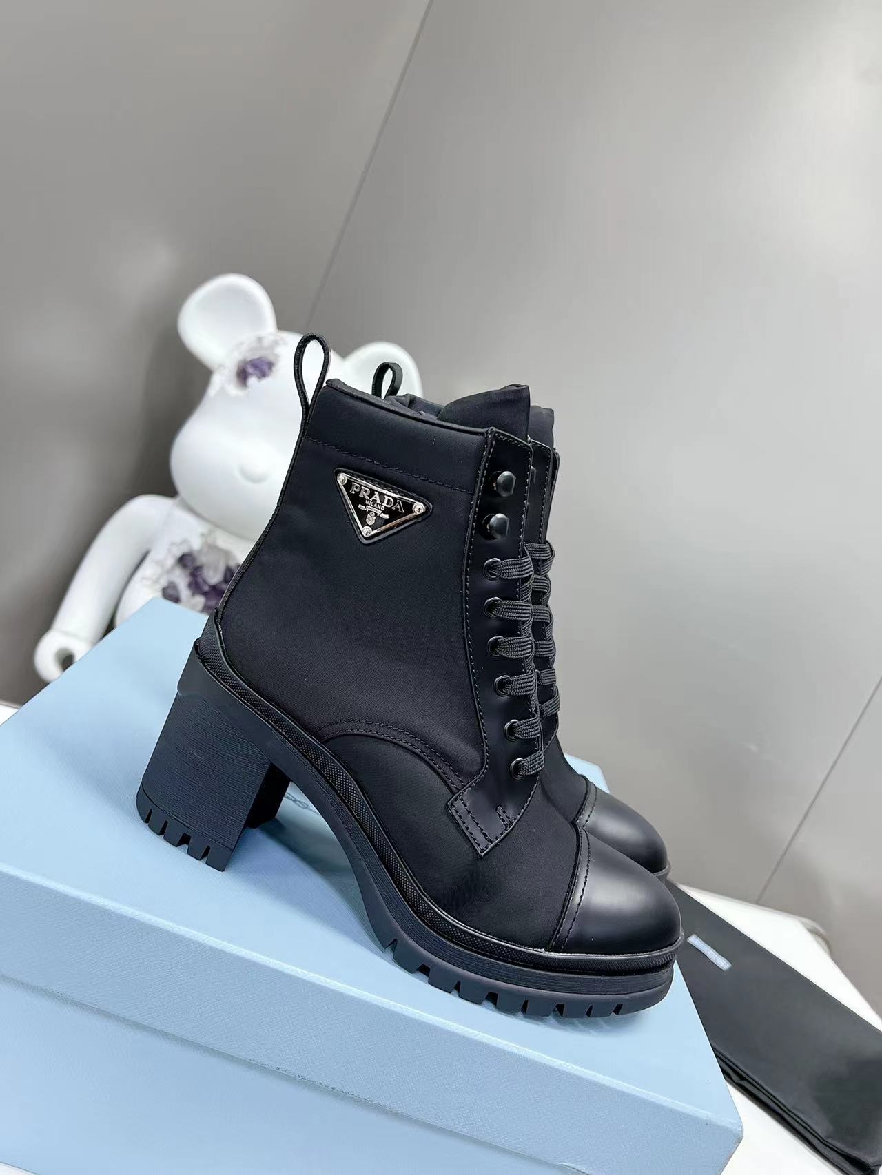 ⬆️25065-Prada-1299 gallery