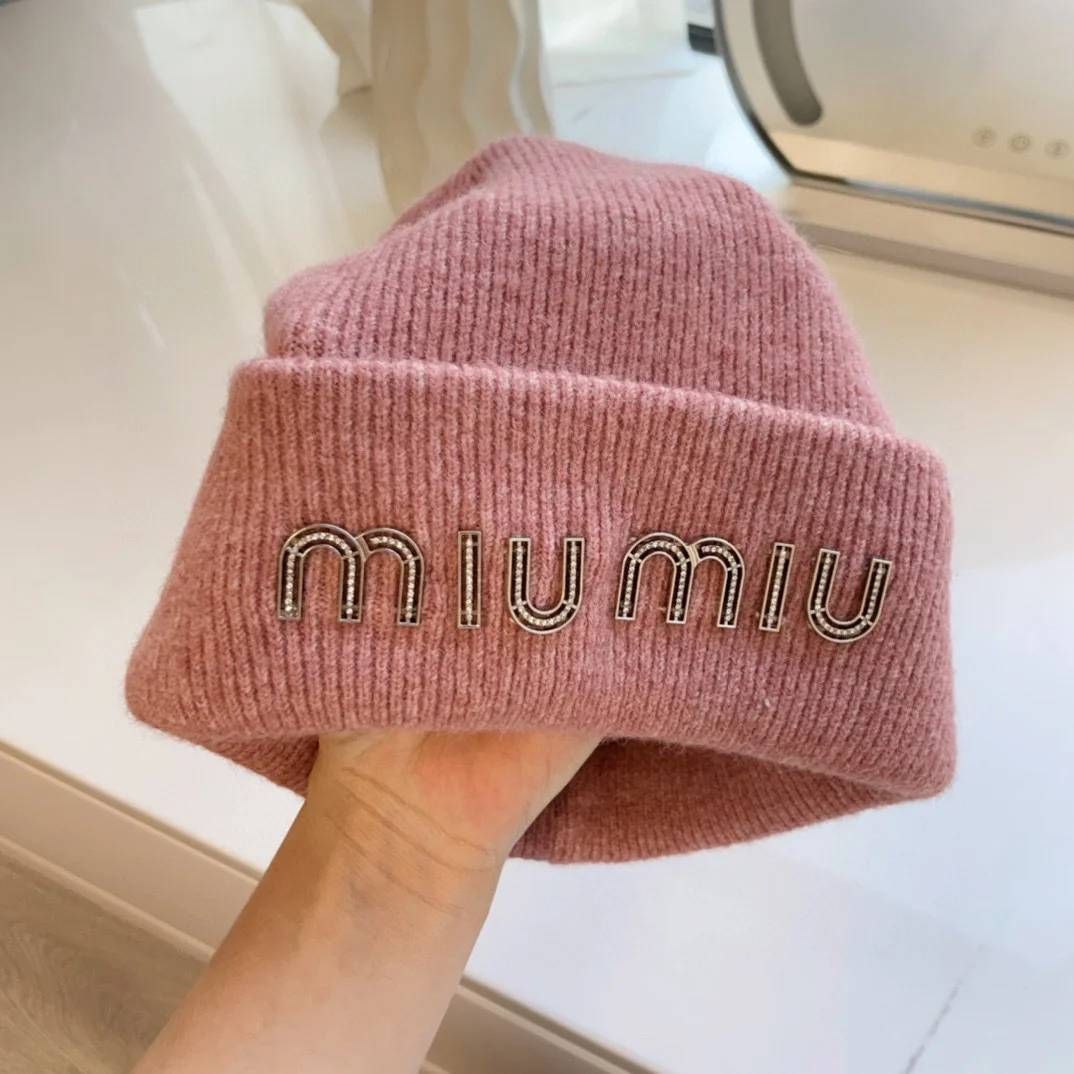 ⬆️25095-miumiu-215 gallery