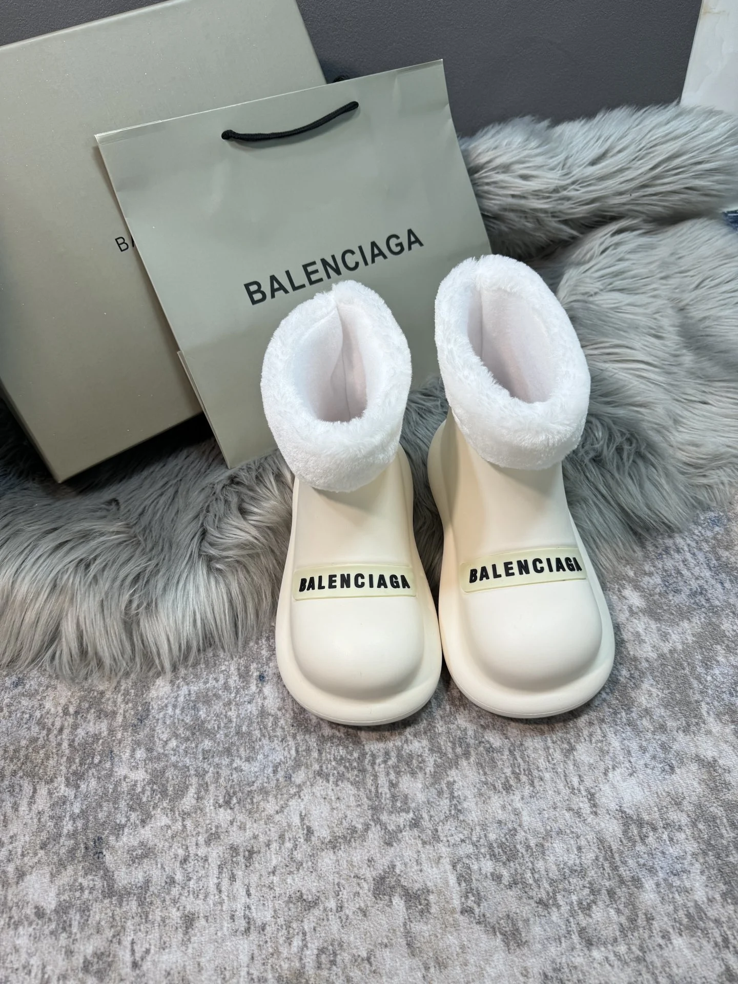 ⬆️25096-Balenciaga-712  发快速 gallery