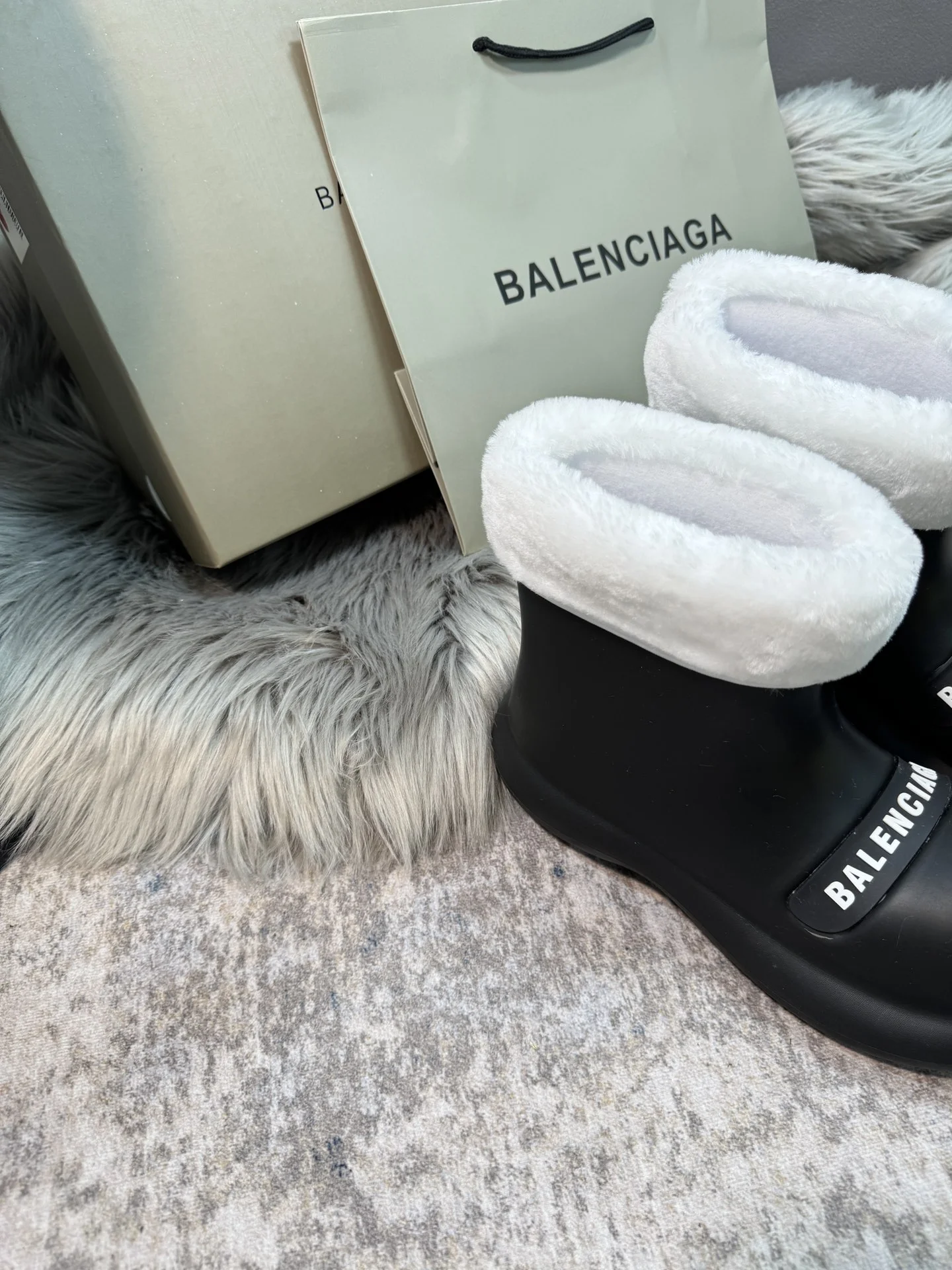 ⬆️25096-Balenciaga-712  发快速 gallery