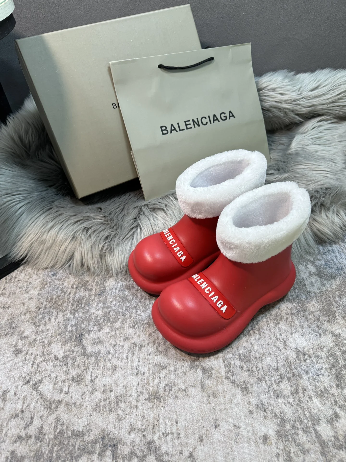 ⬆️25096-Balenciaga-712  发快速 gallery