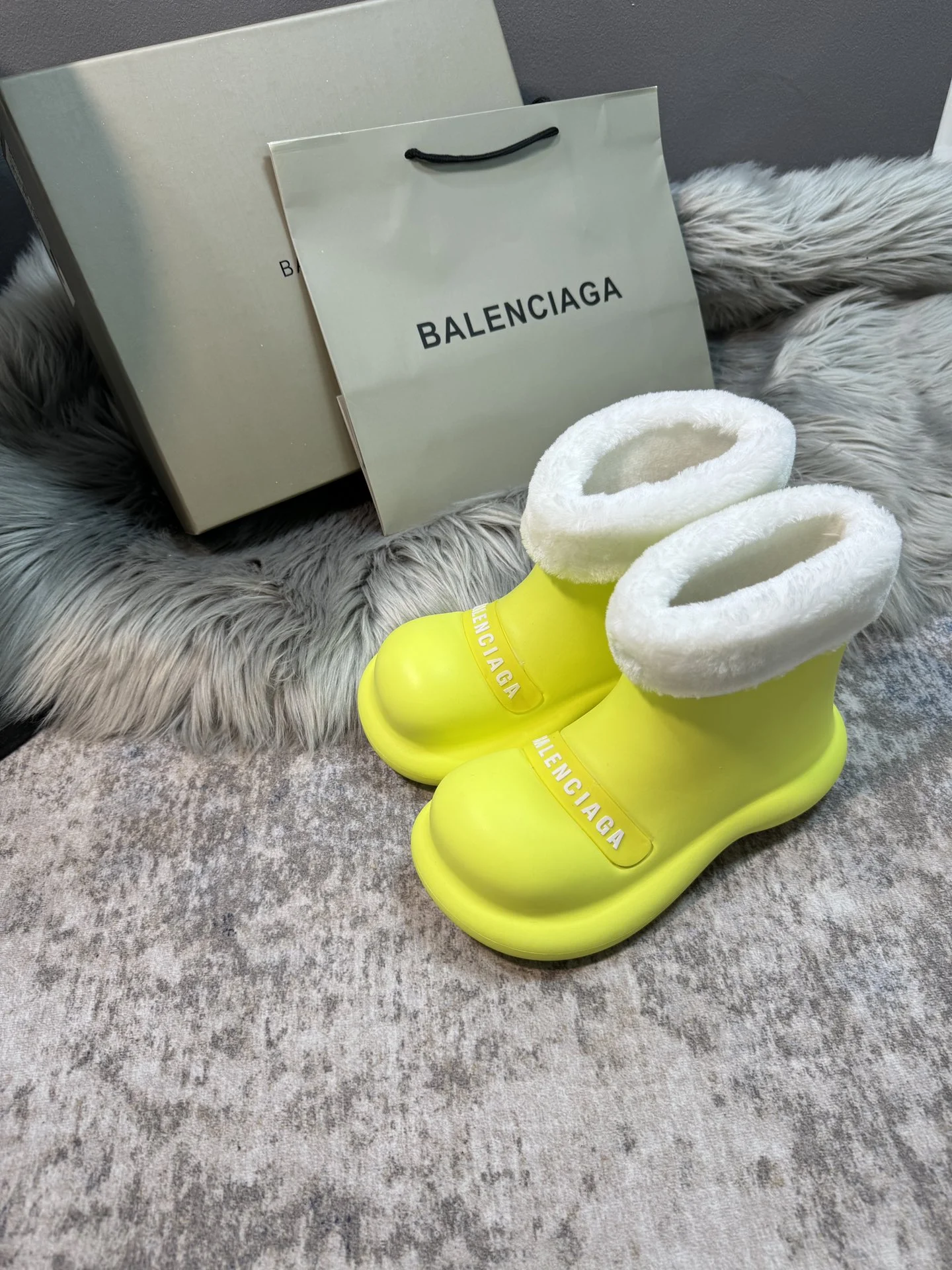 ⬆️25096-Balenciaga-712  发快速 gallery