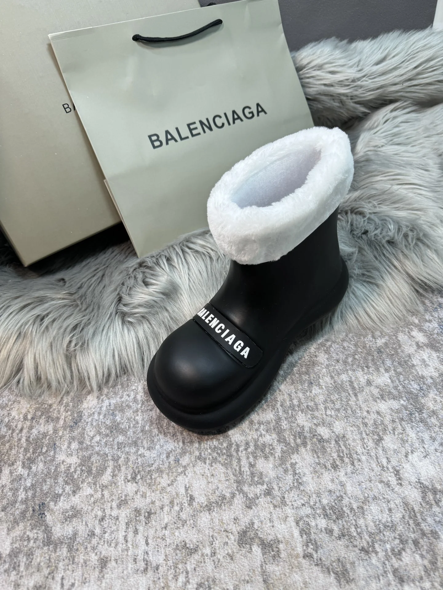 ⬆️25096-Balenciaga-712  发快速 gallery