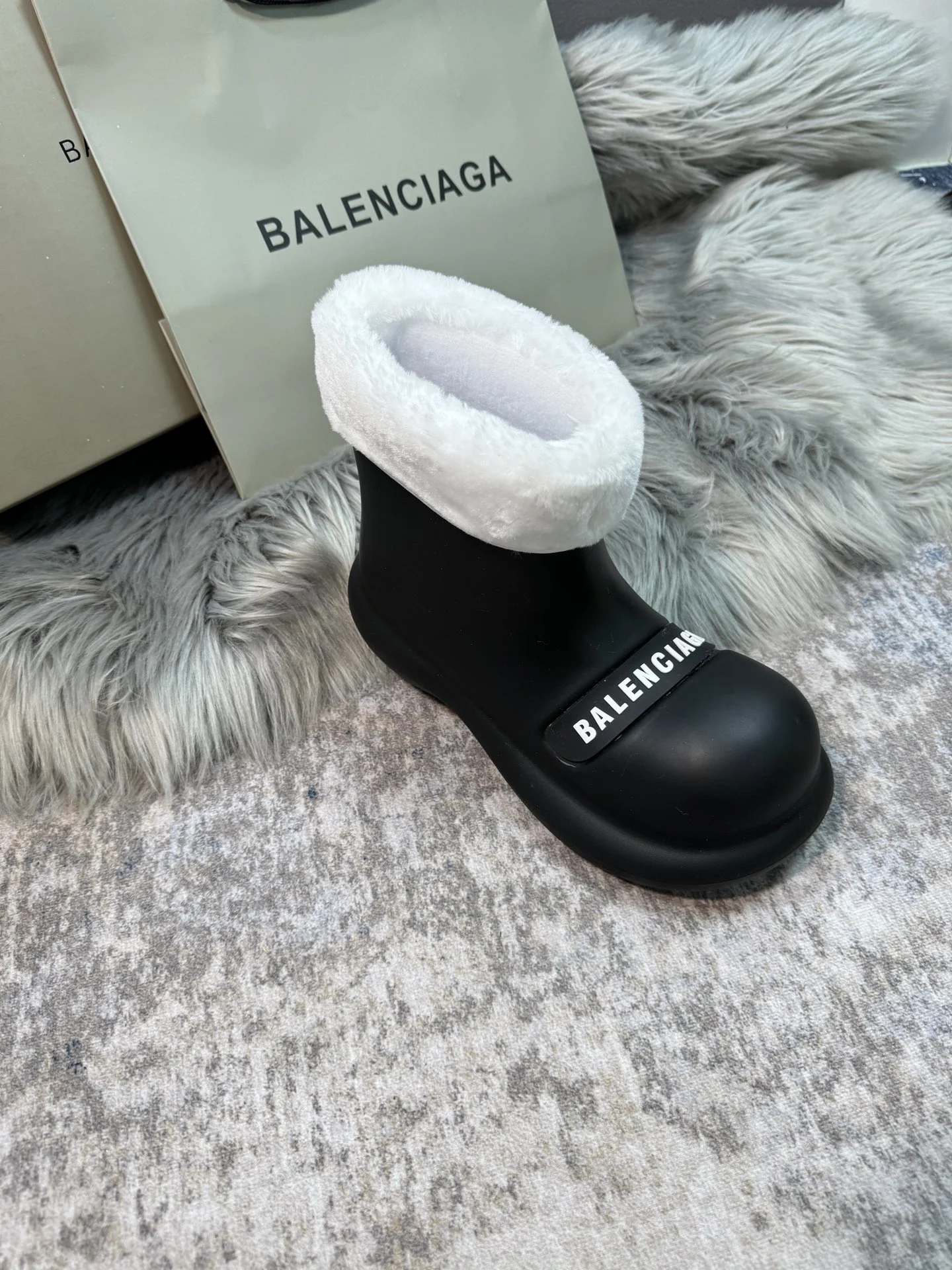 ⬆️25096-Balenciaga-712  发快速 gallery