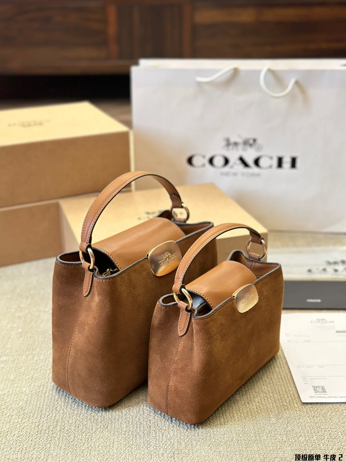 ⬆️25113-COACH-660-500 gallery