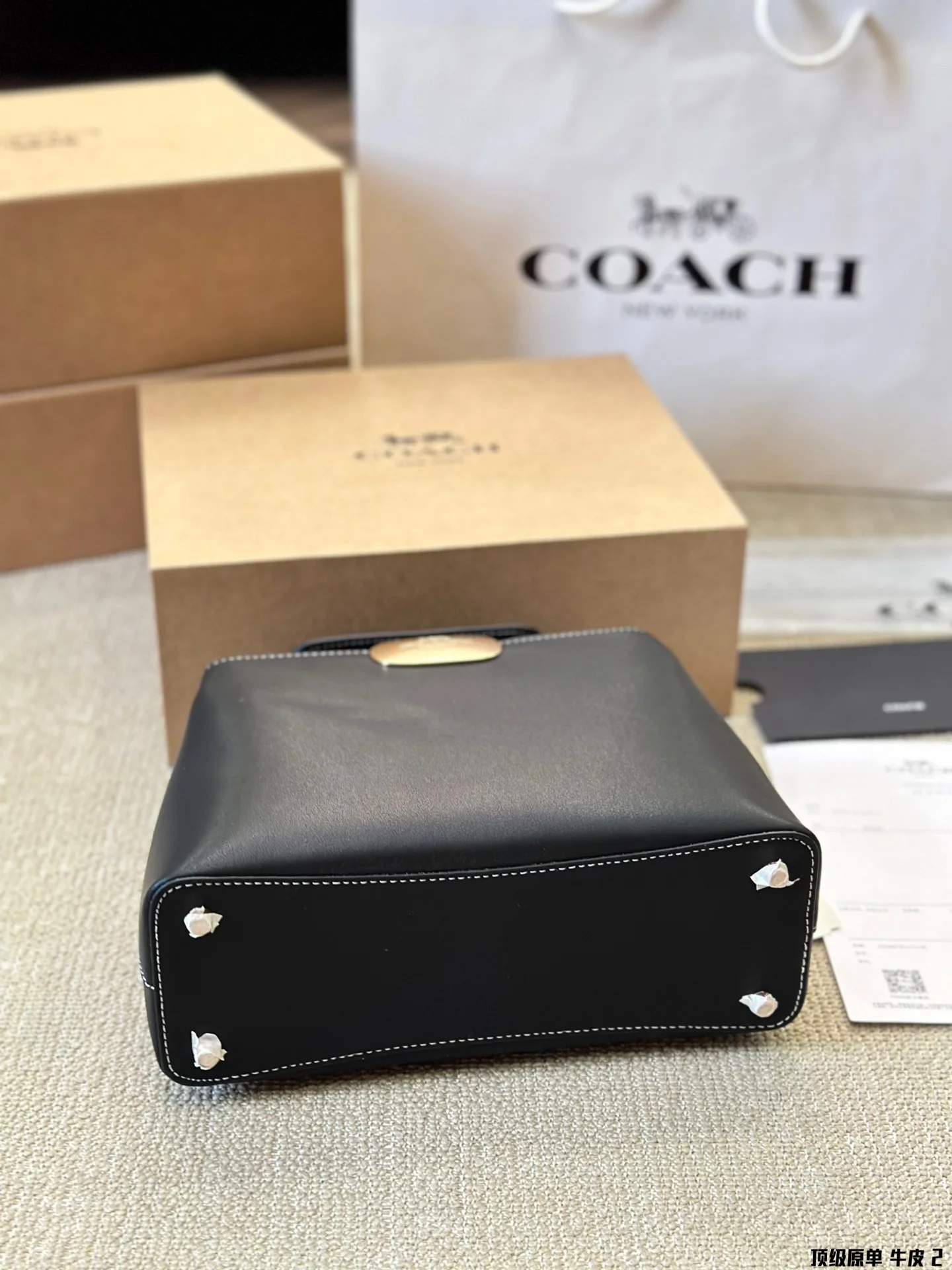 ⬆️25113-COACH-660-500 gallery