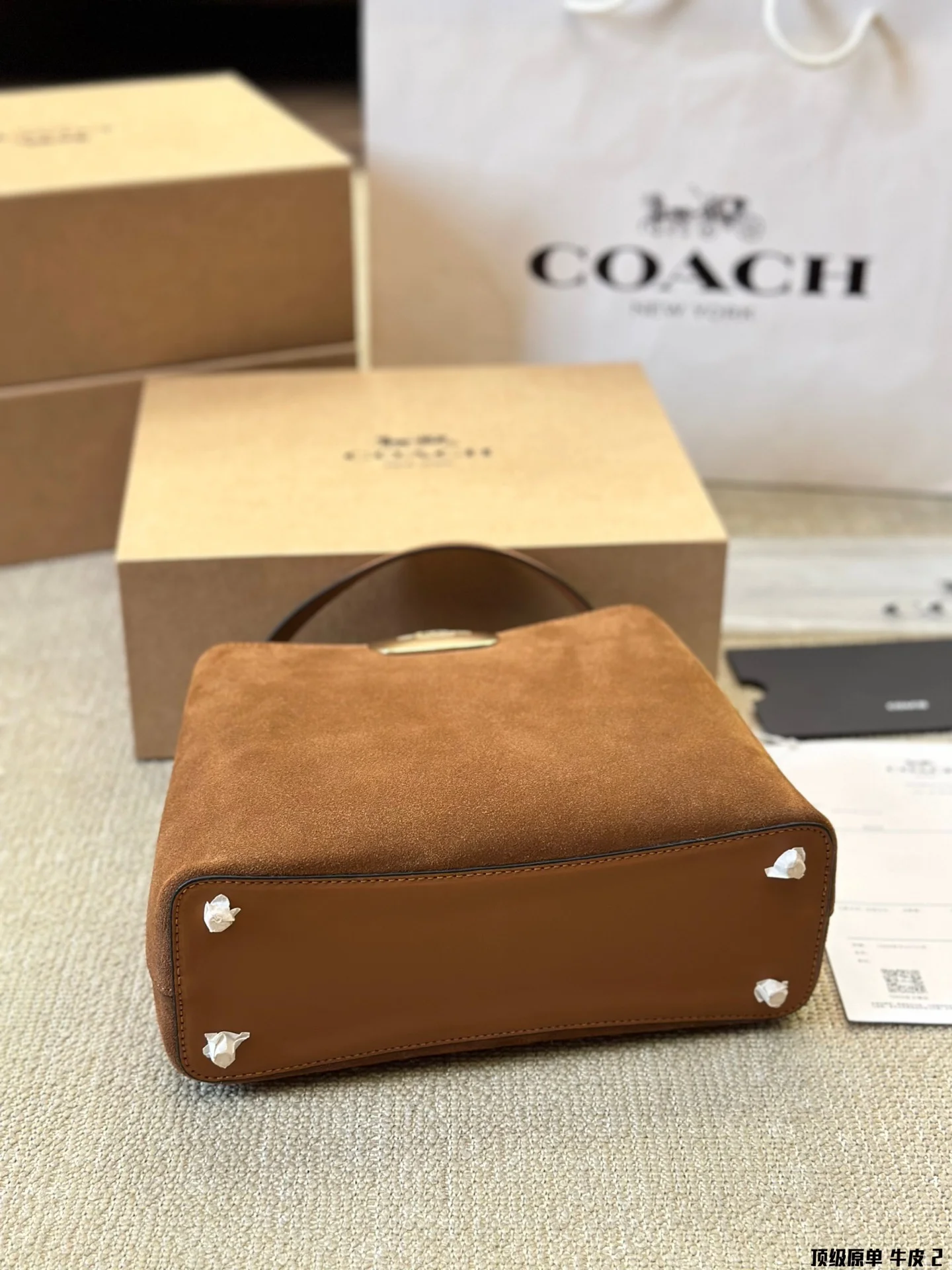 ⬆️25113-COACH-660-500 gallery