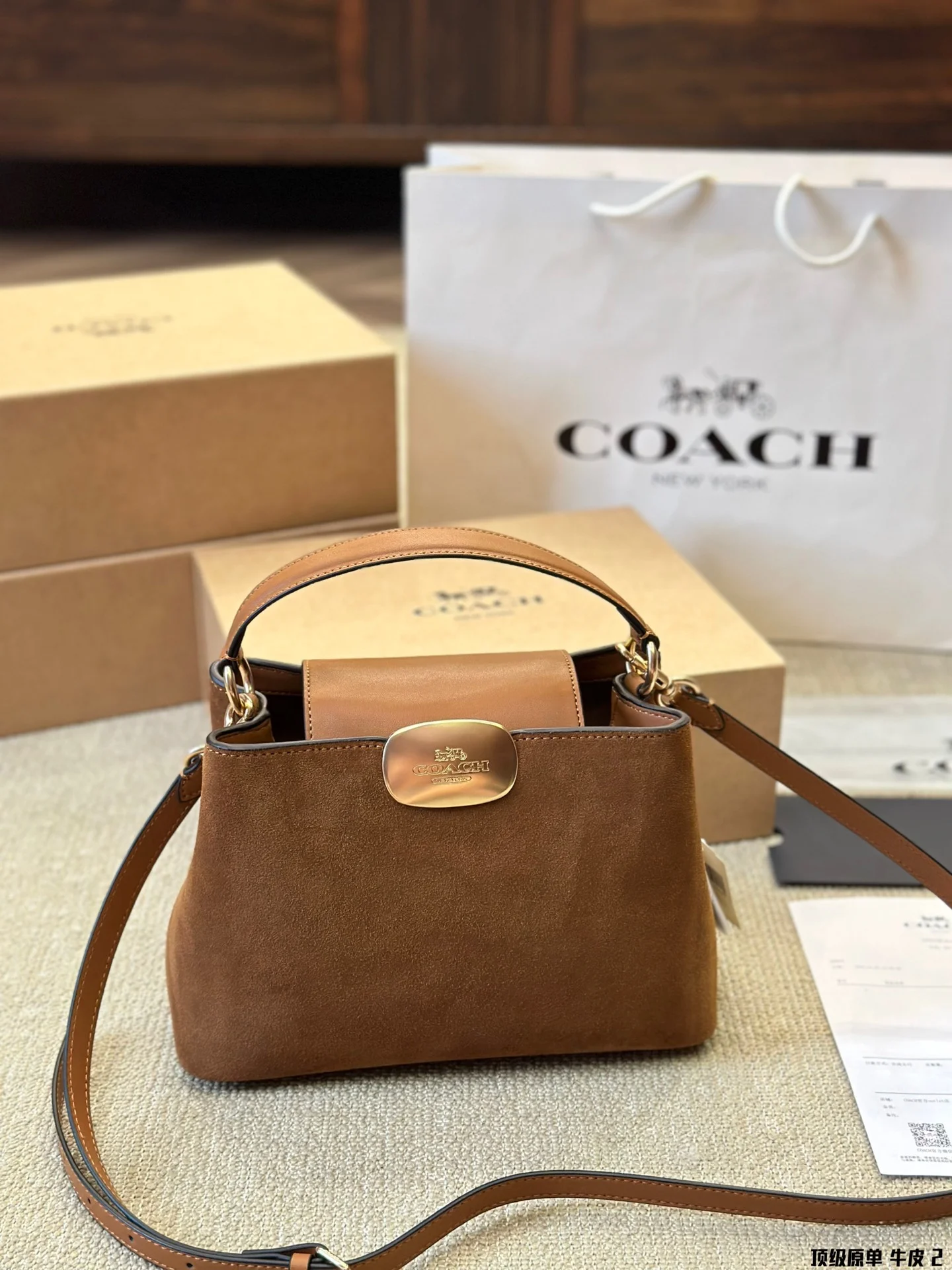 ⬆️25113-COACH-660-500 gallery