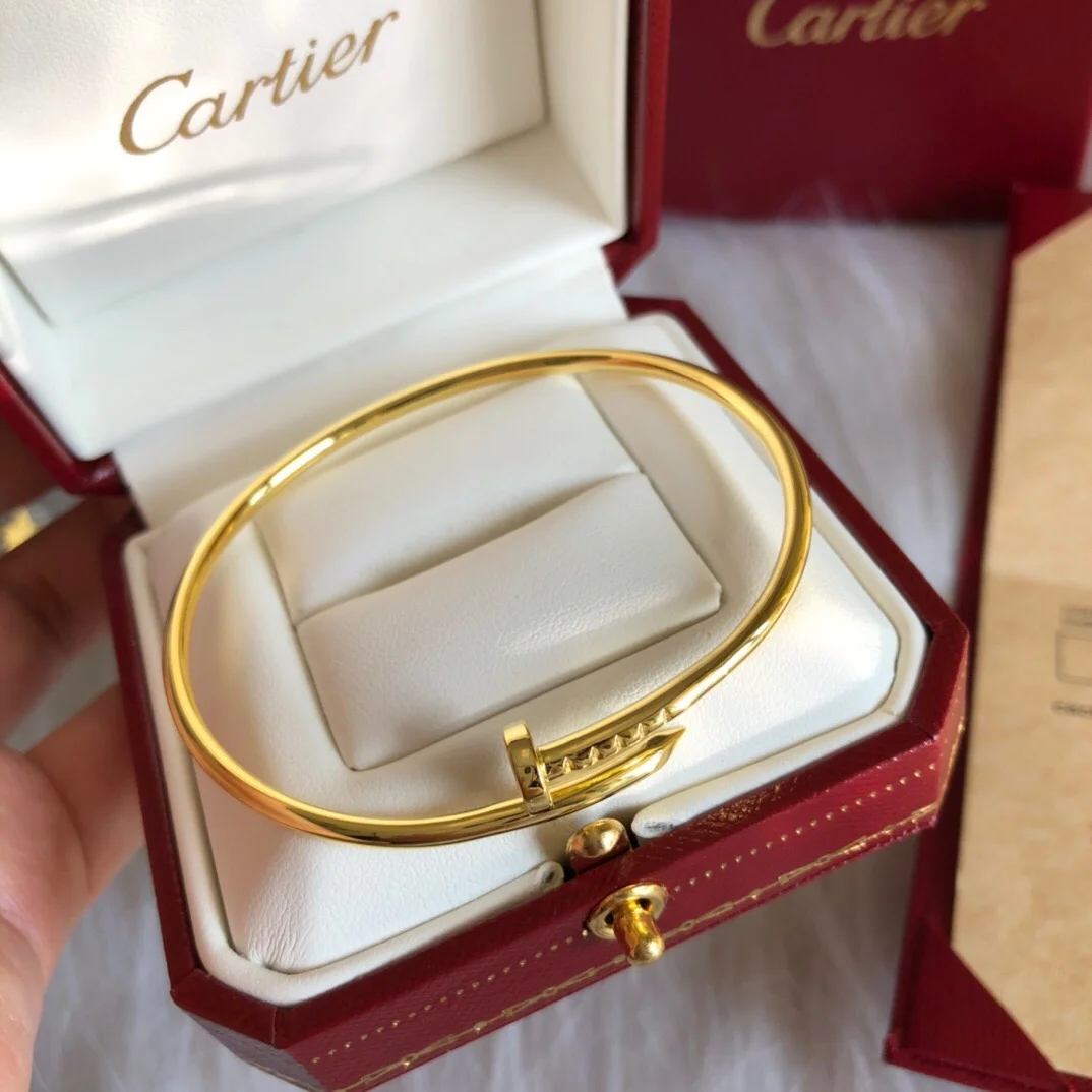 ⬆️25124-Cartier-488 gallery