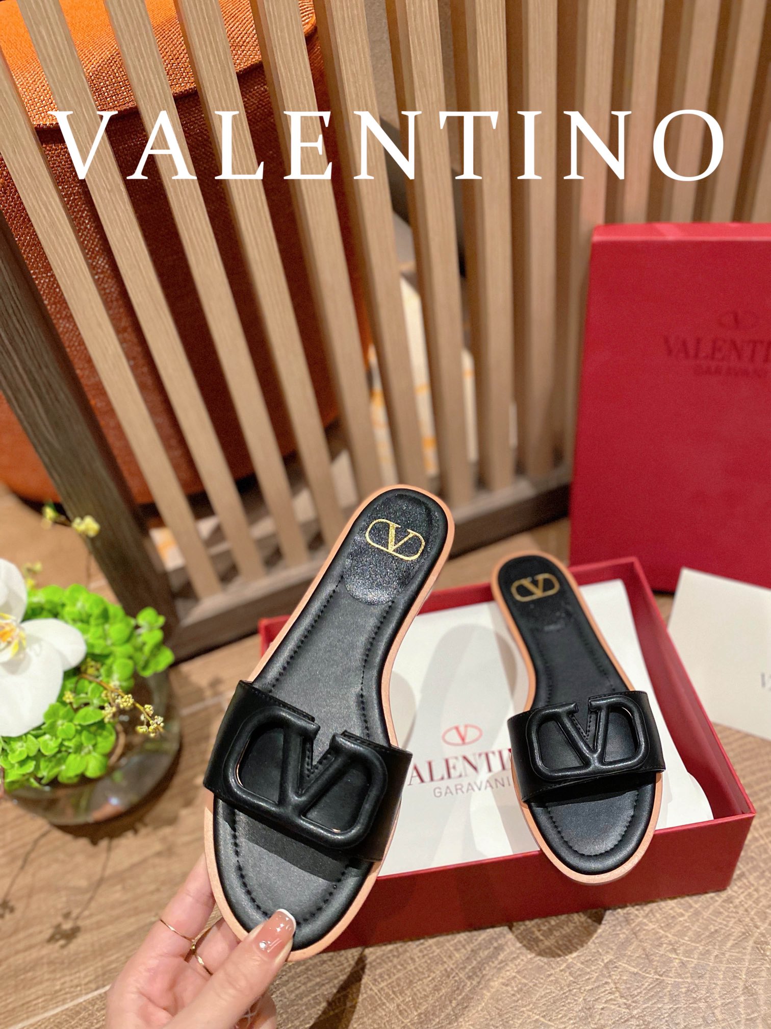 ⬆️25248-Valentino-724 gallery