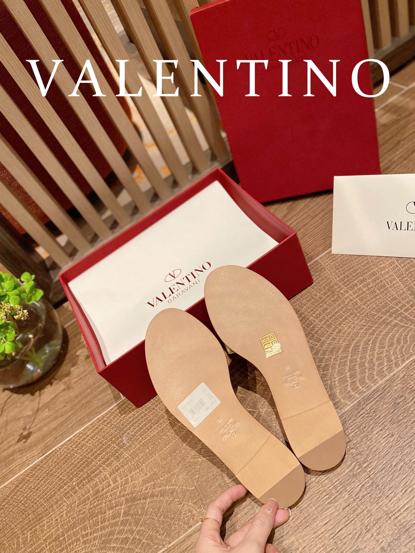 ⬆️25248-Valentino-724 gallery