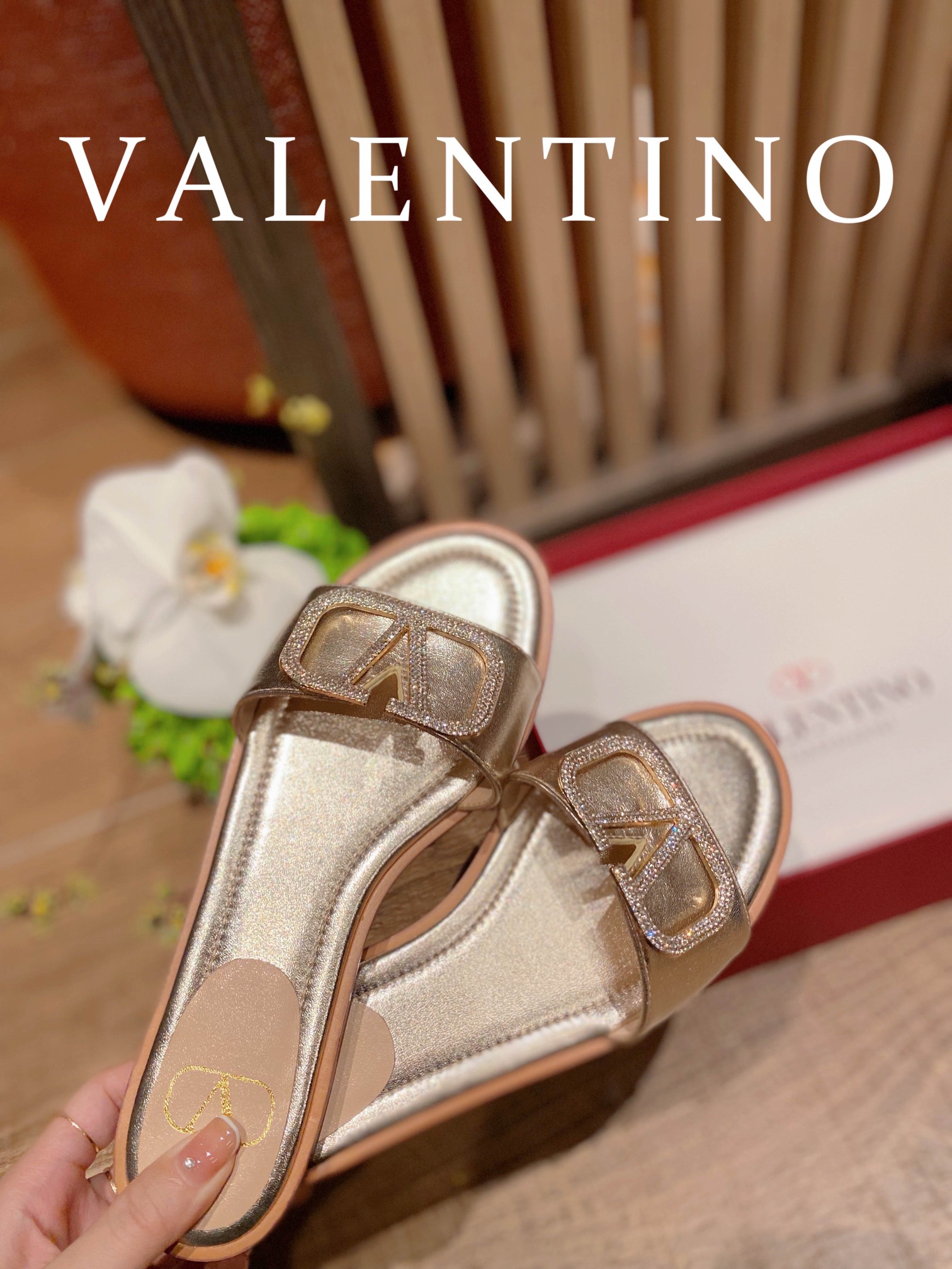 ⬆️25248-Valentino-724 gallery