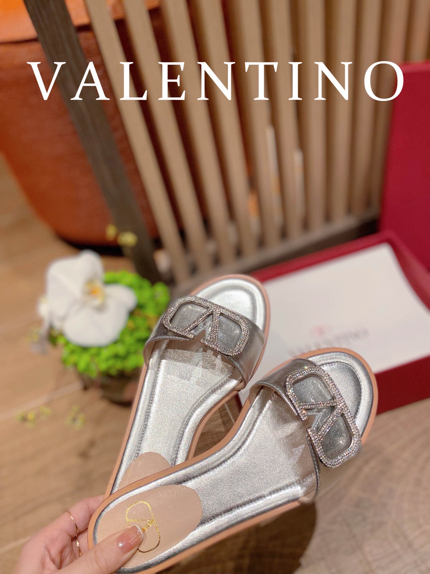 ⬆️25248-Valentino-724 gallery