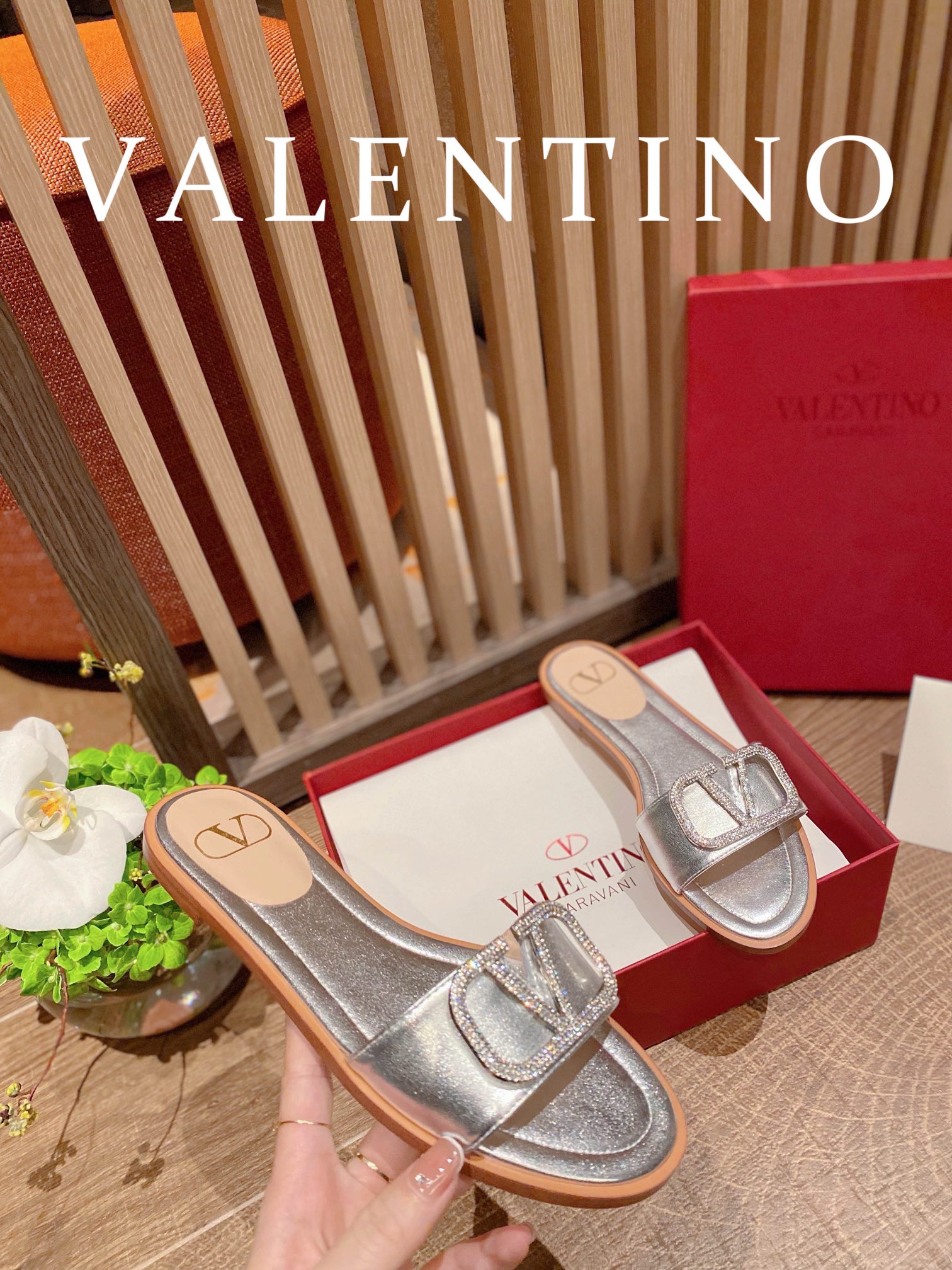 ⬆️25248-Valentino-724 gallery