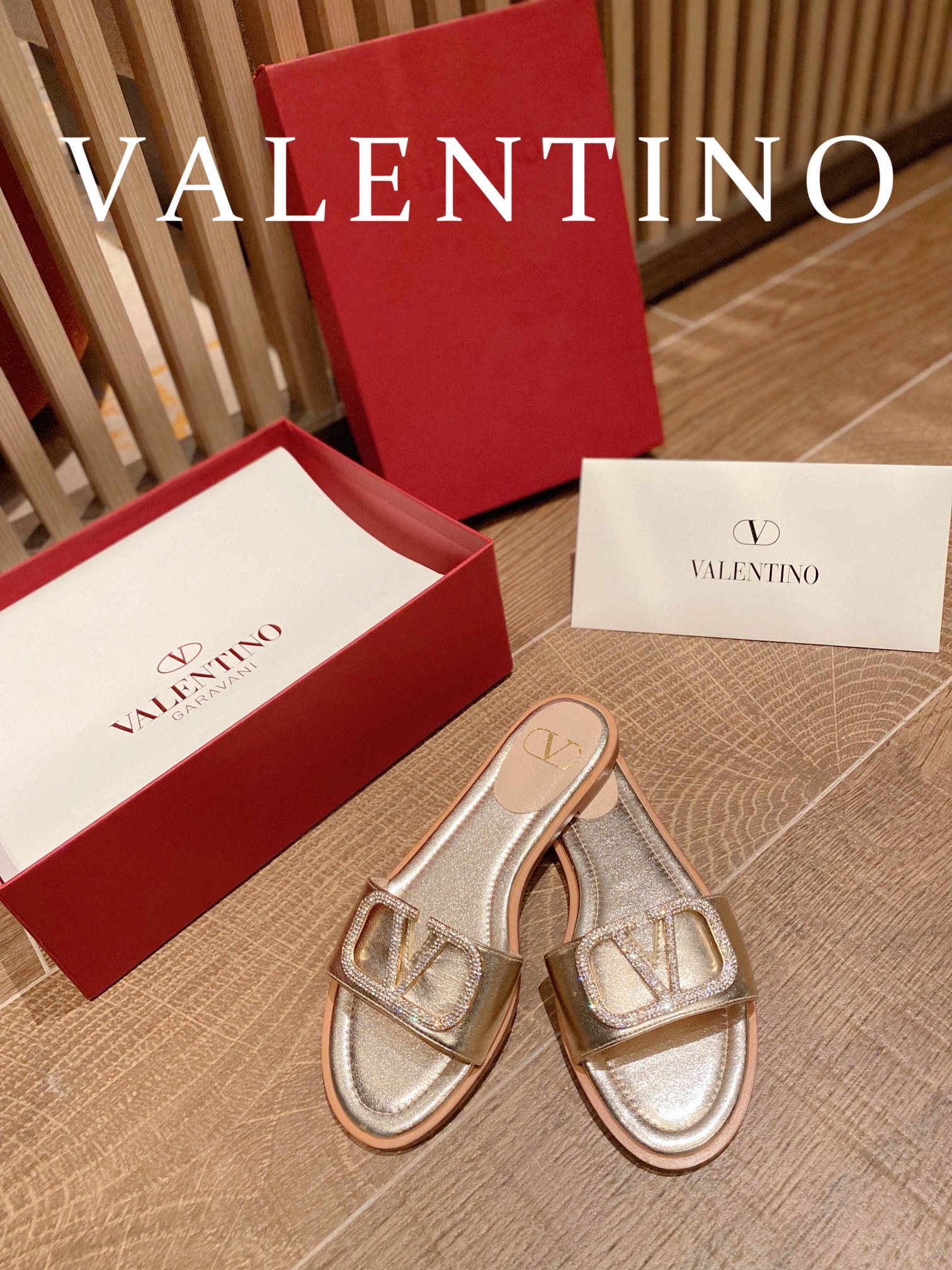 ⬆️25248-Valentino-724 gallery