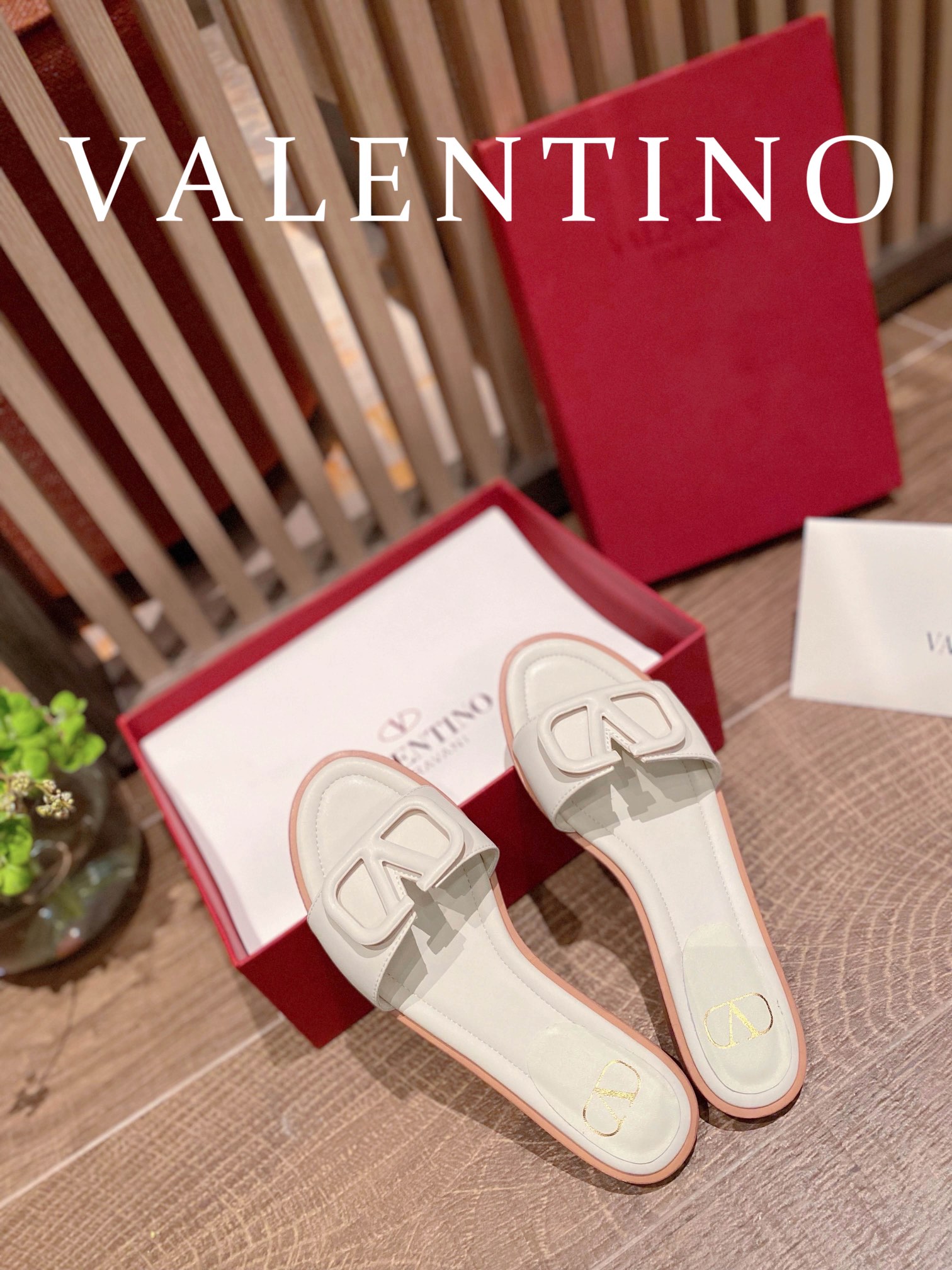 ⬆️25248-Valentino-724 gallery