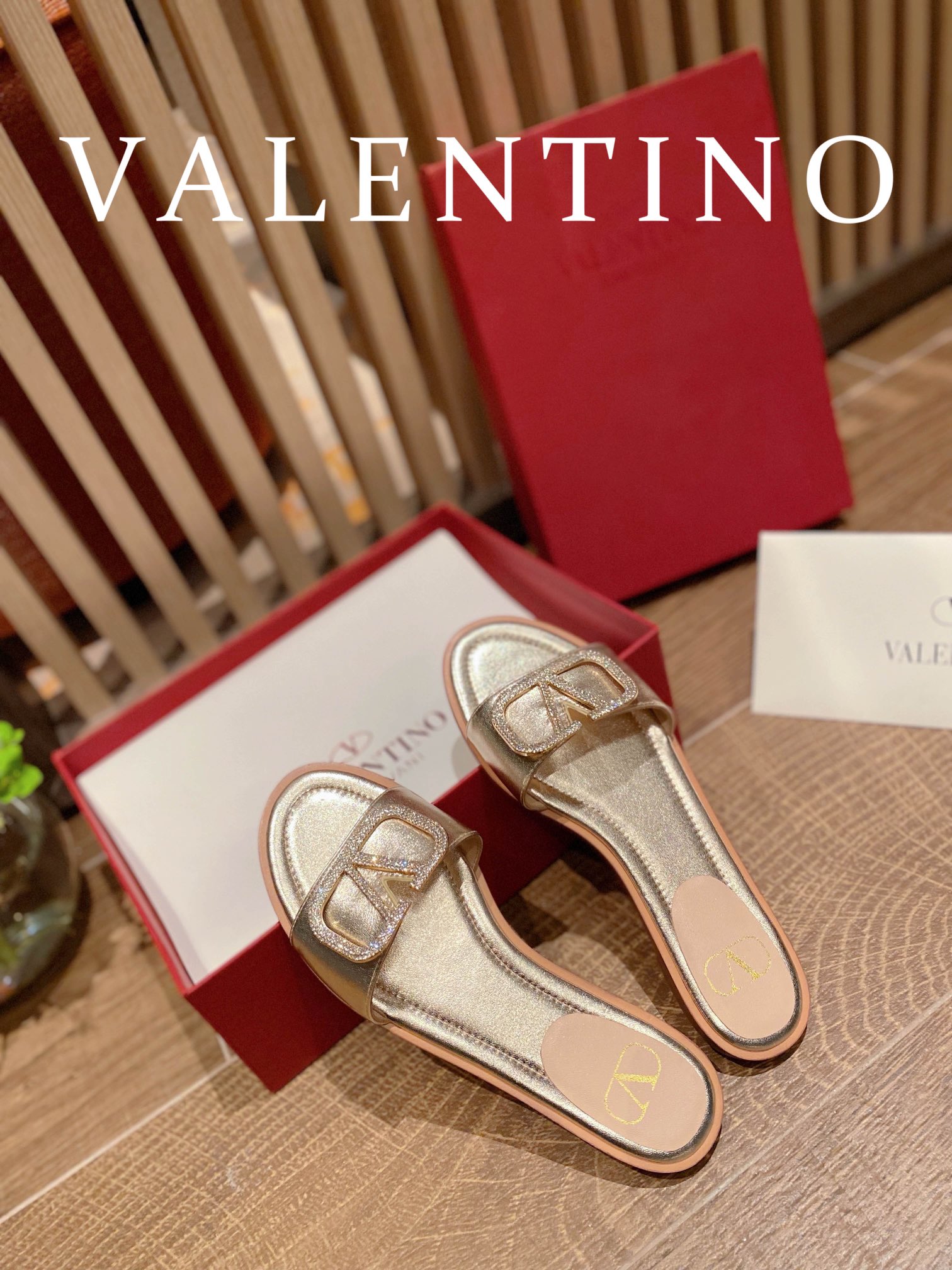 ⬆️25248-Valentino-724 gallery