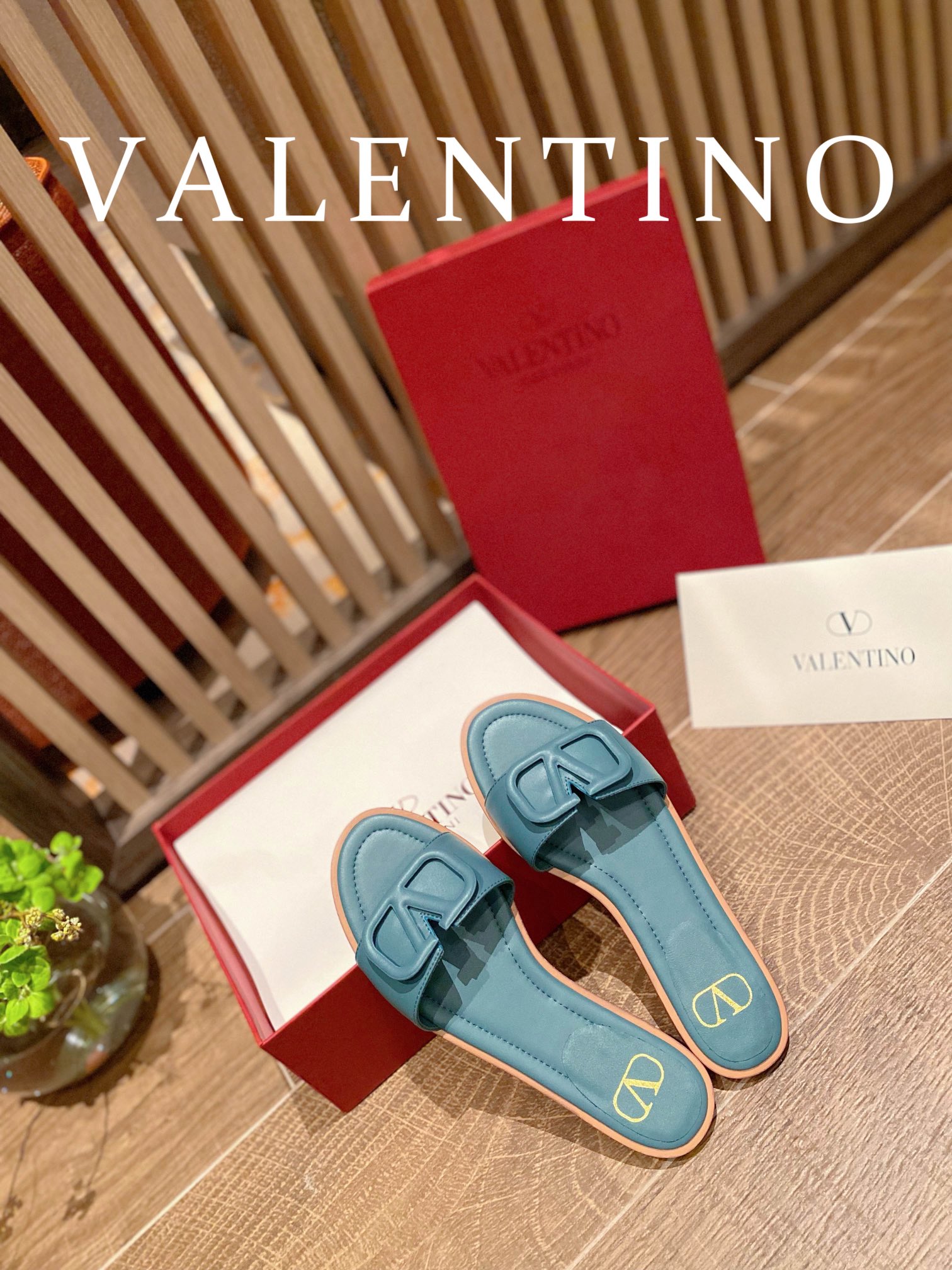 ⬆️25248-Valentino-724 gallery