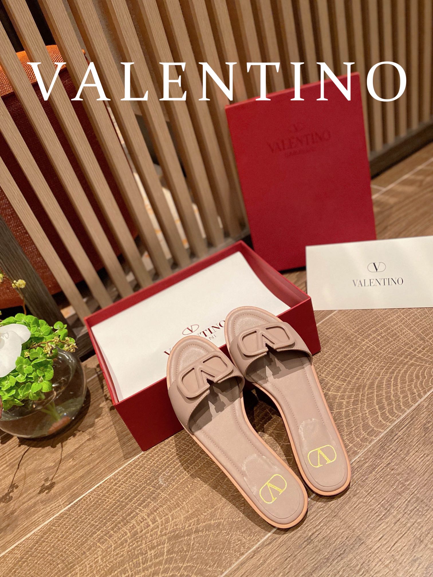 😀25248-Valentino-724 gallery