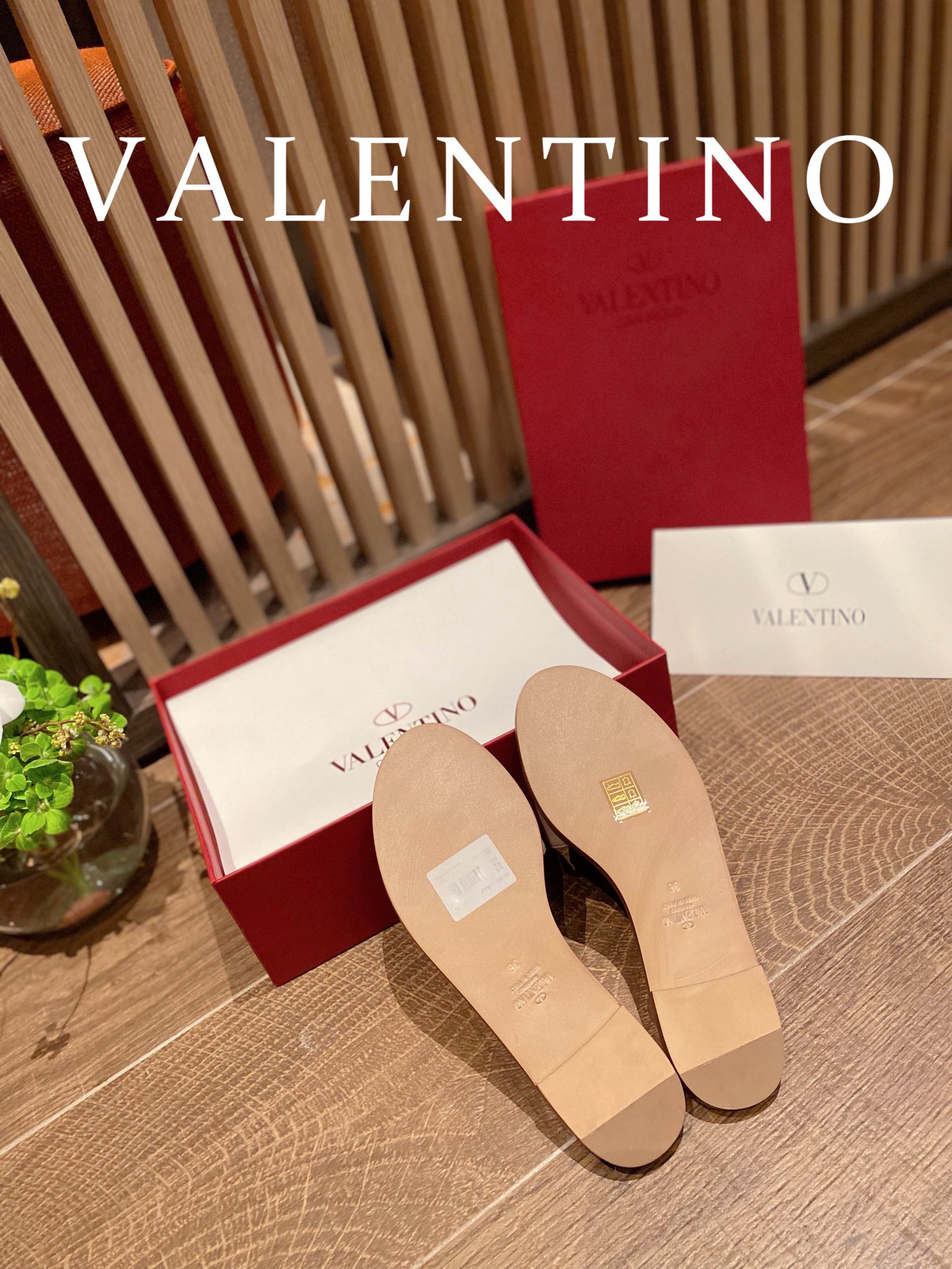 ⬆️25248-Valentino-724 gallery