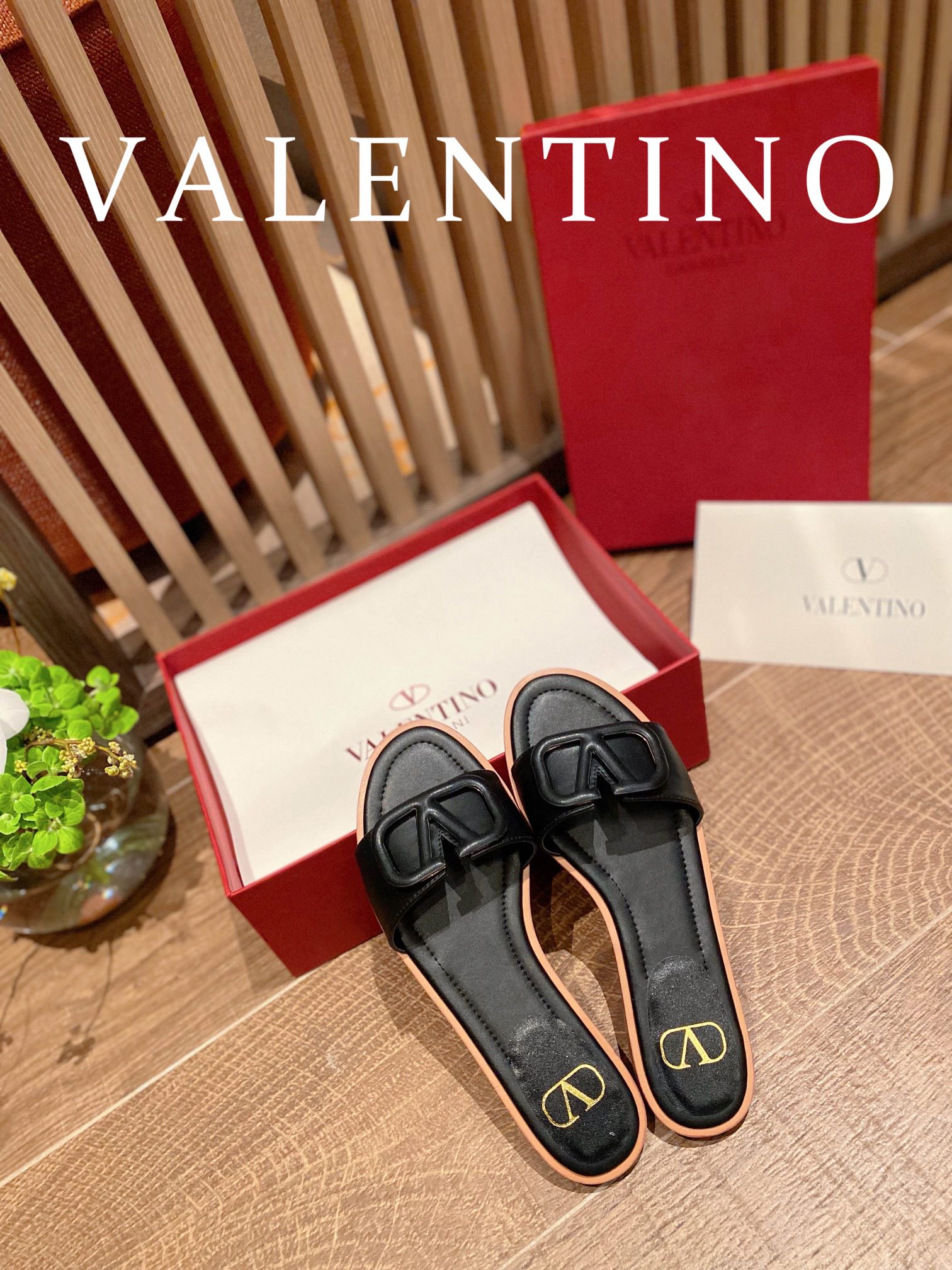 ⬆️25248-Valentino-724 gallery