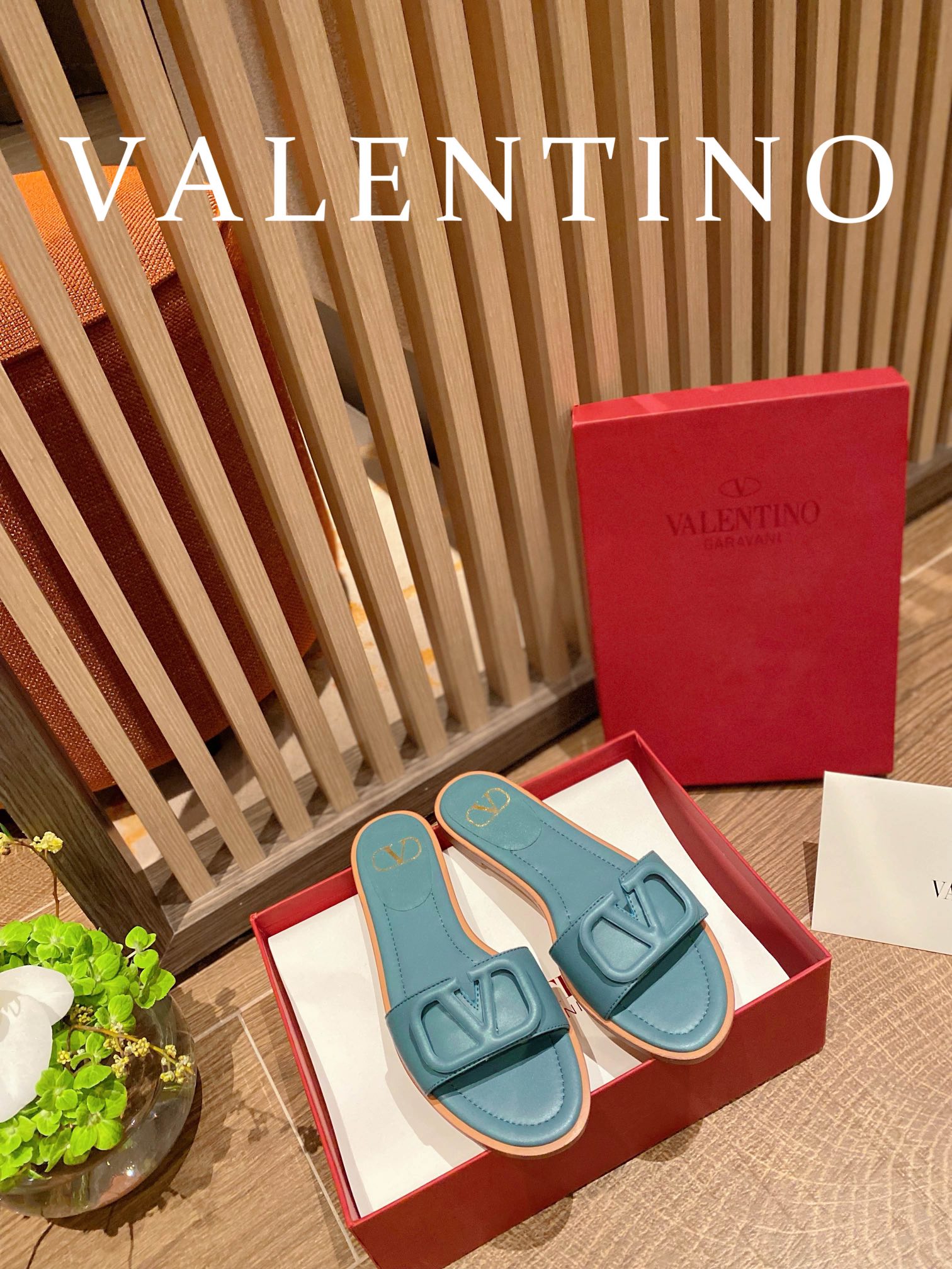 ⬆️25248-Valentino-724 gallery