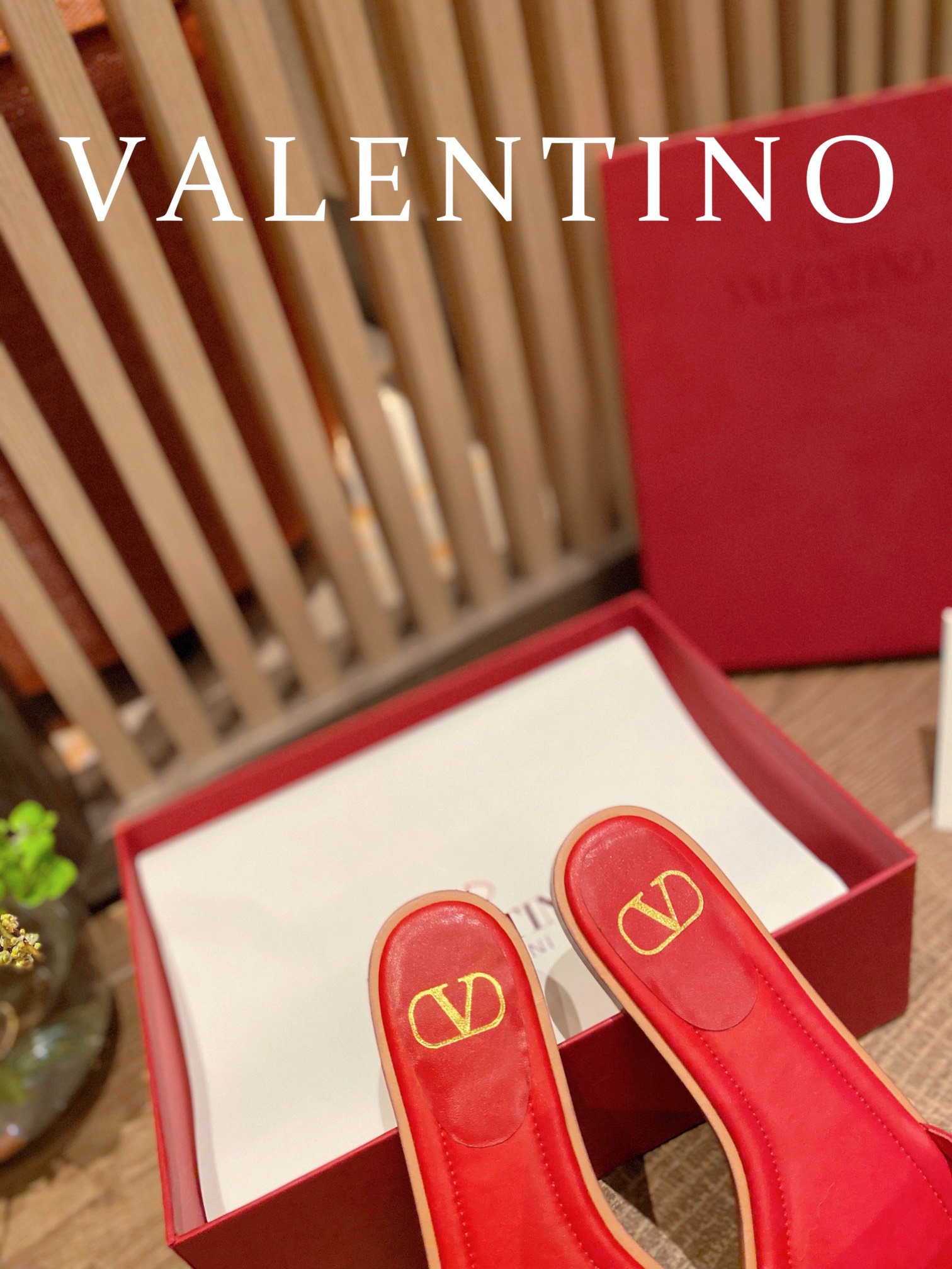 ⬆️25248-Valentino-724 gallery