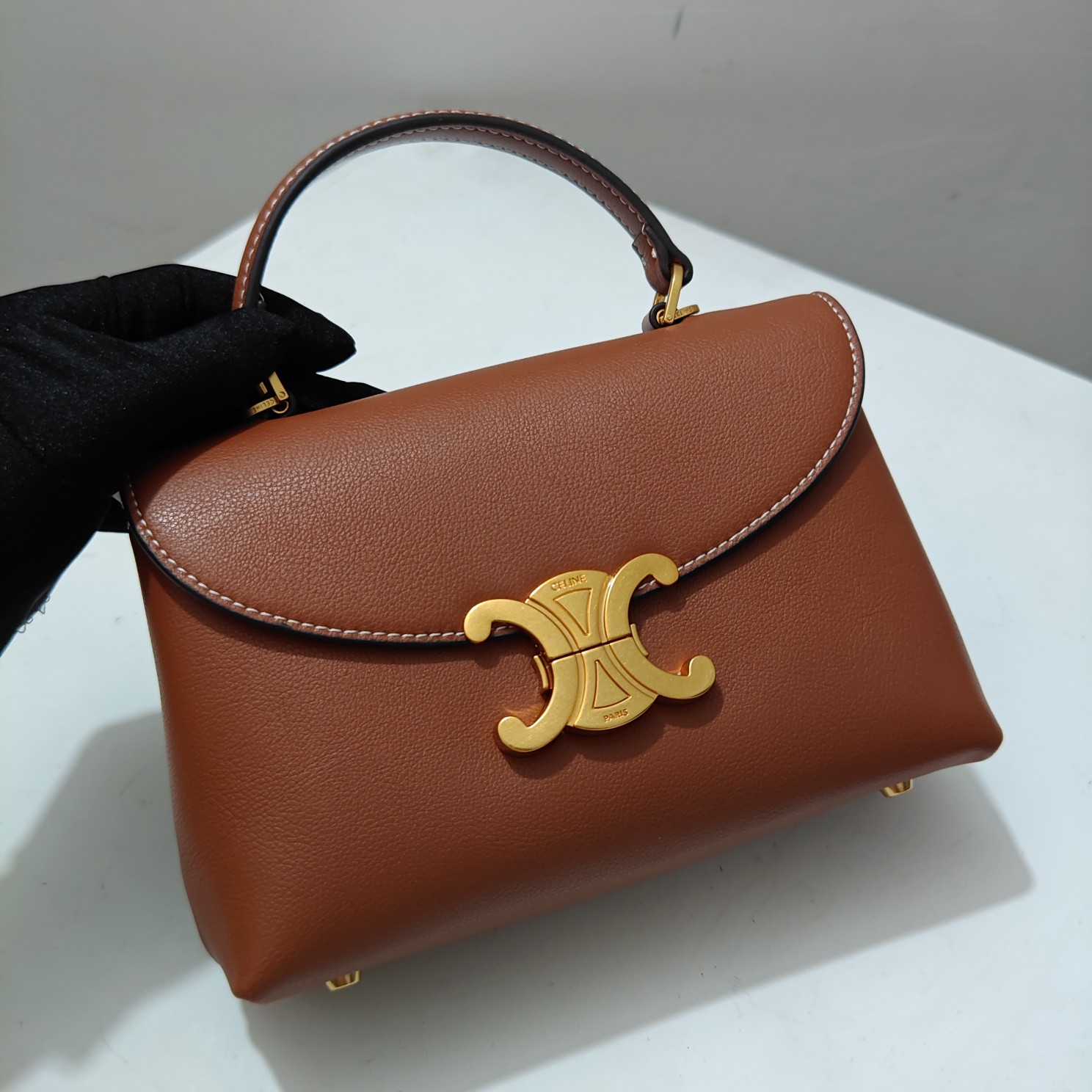 😀25270-Celine-$96 gallery