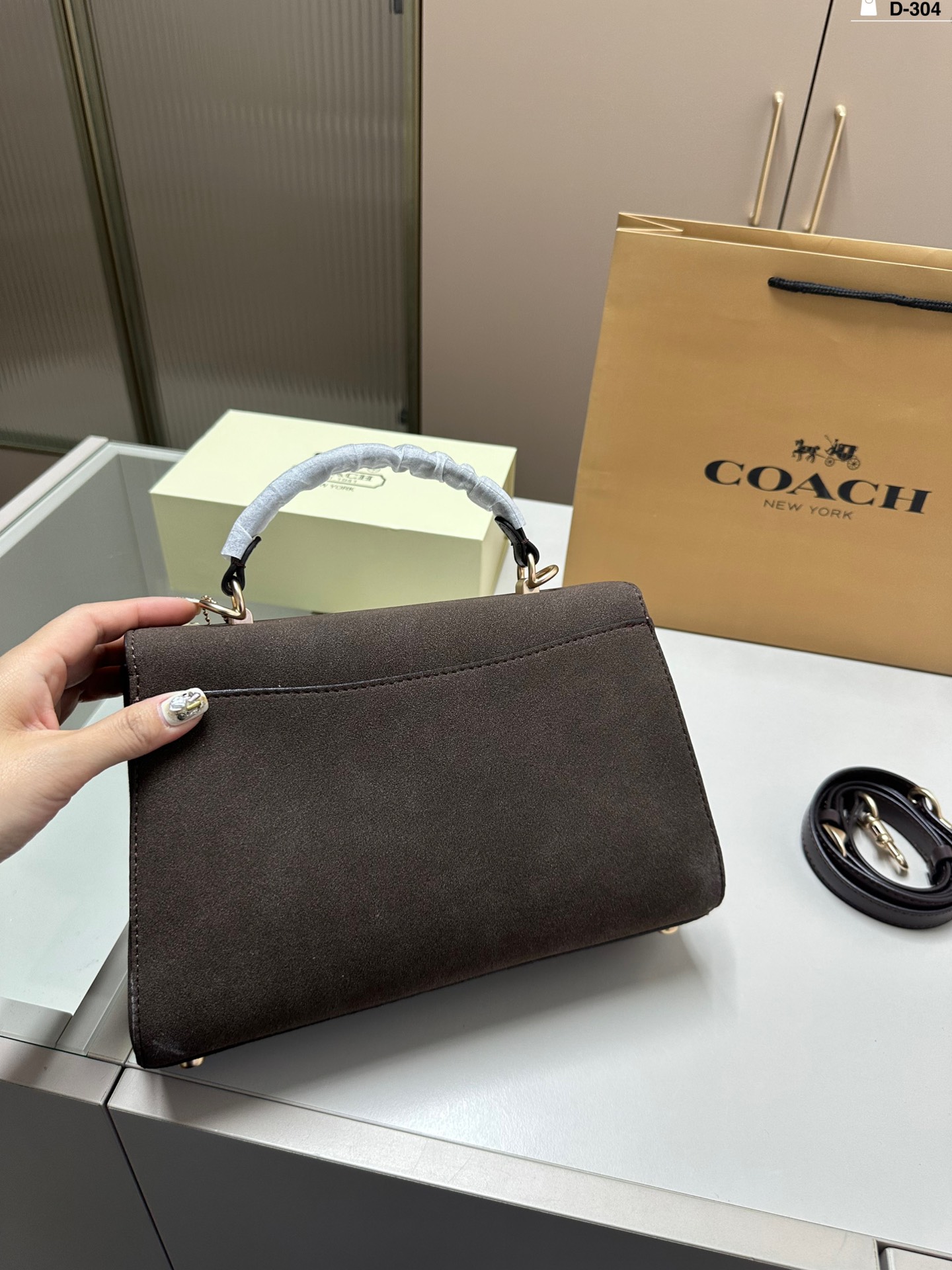 😀25273-COACH-$68 gallery