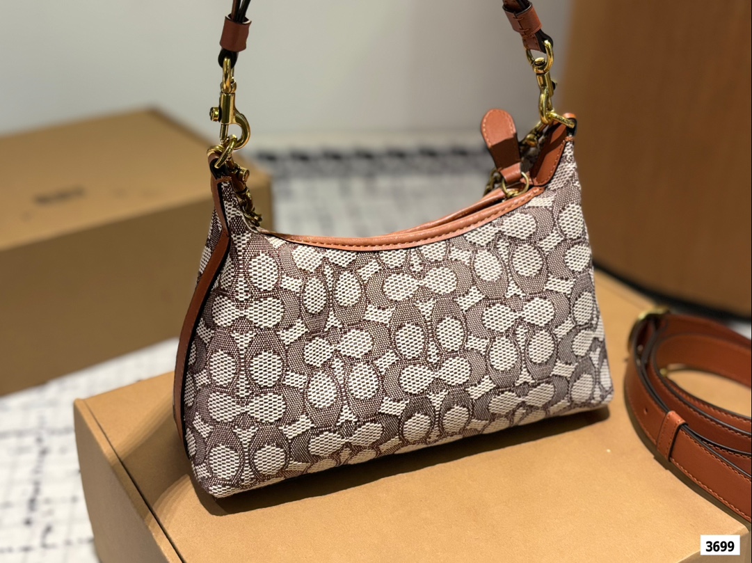 😀25517-COACH-$68 gallery