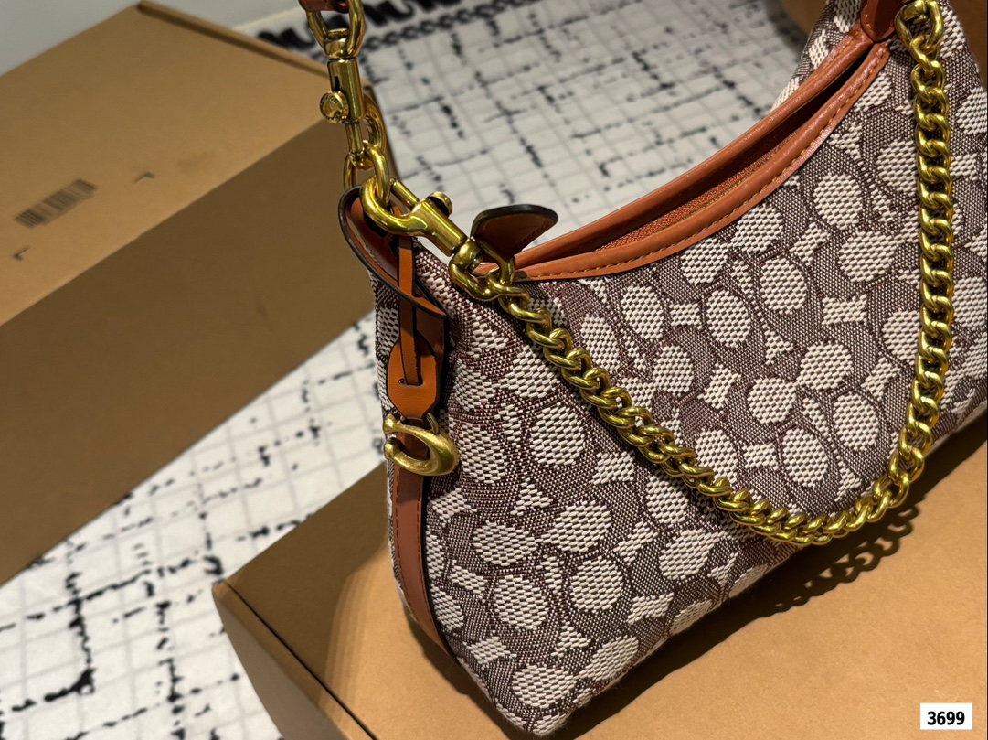 😀25517-COACH-$68 gallery