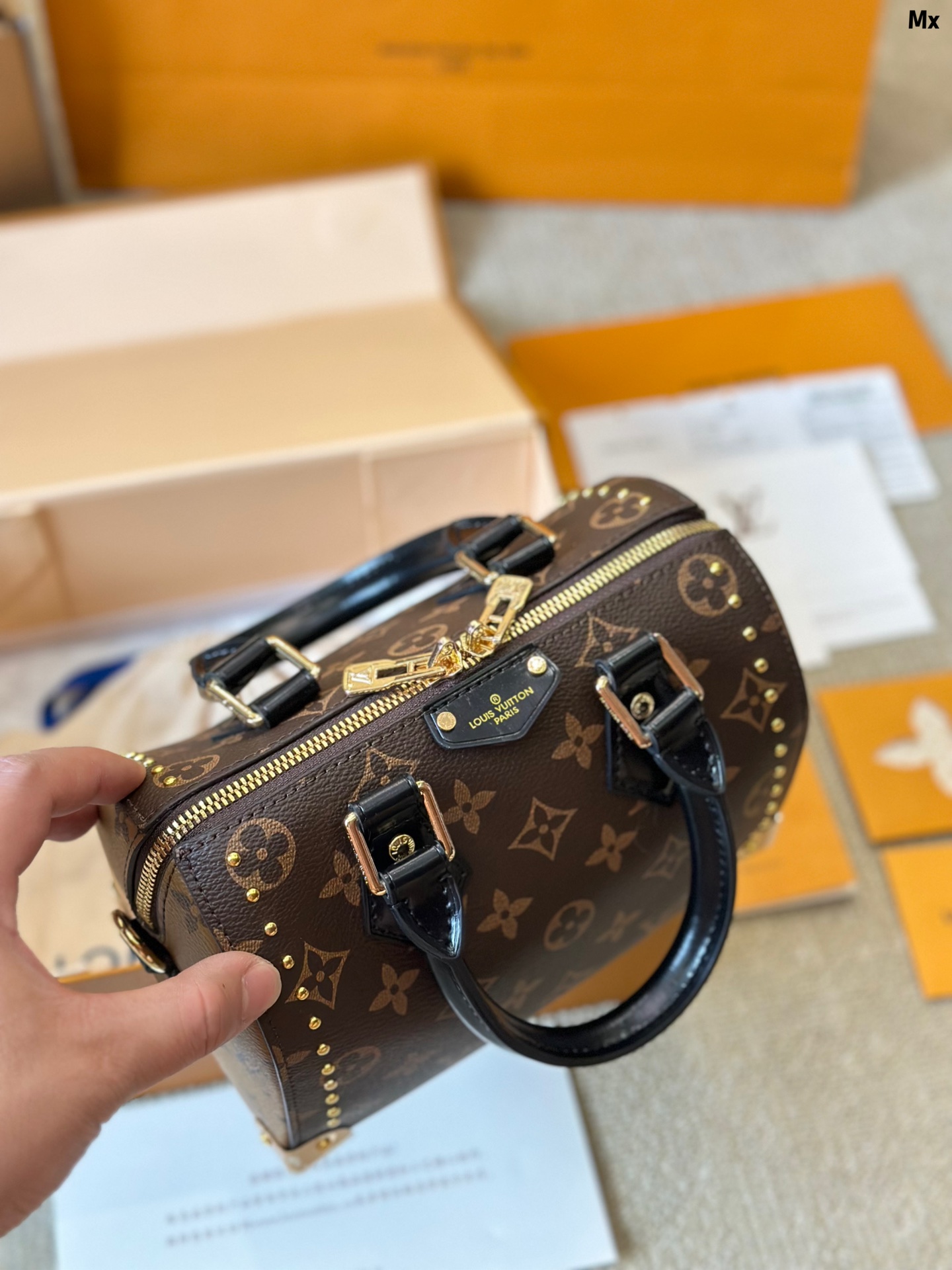 😀25522-LV-$71 gallery