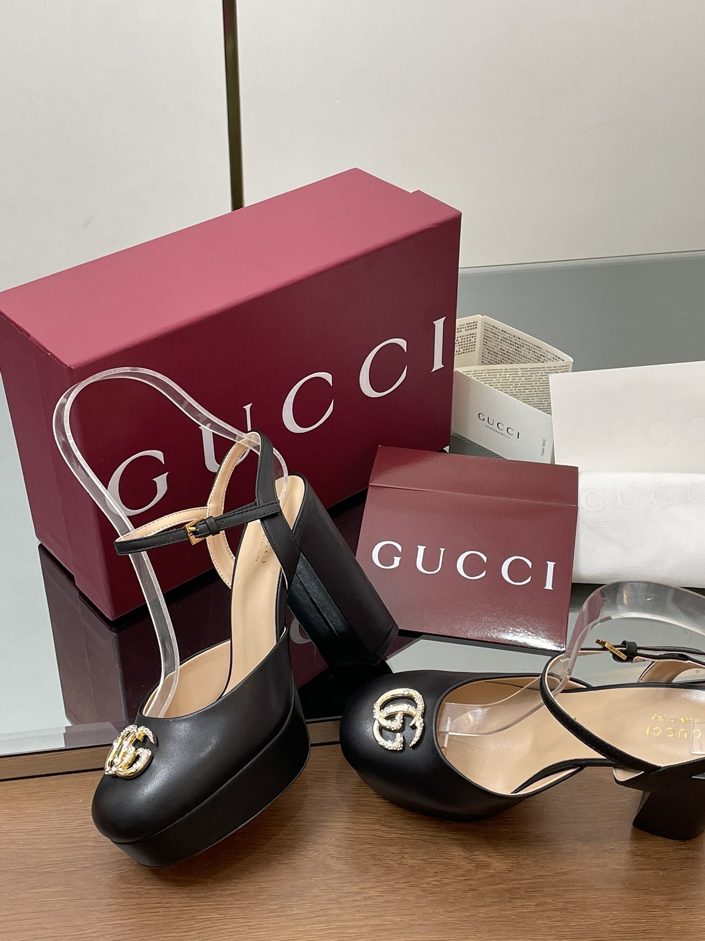 😀25525-Gucci-945 gallery