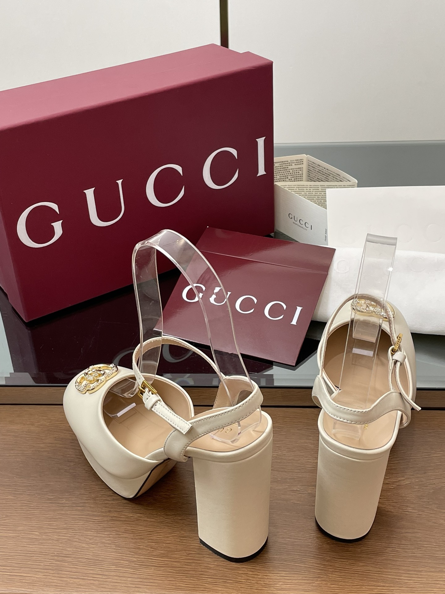 😀25525-Gucci-945 gallery