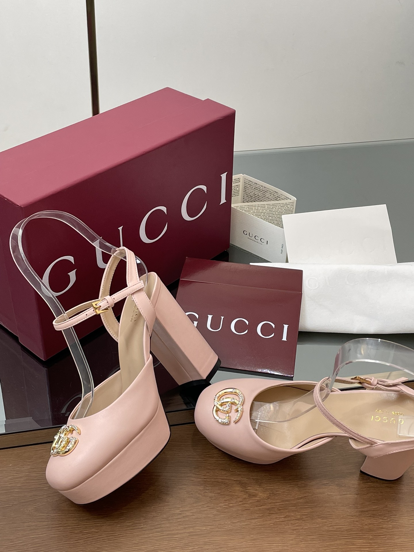 😀25525-Gucci-945 gallery