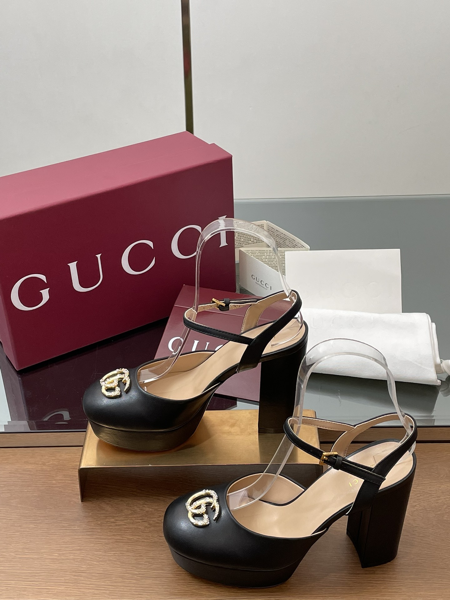 😀25525-Gucci-945 gallery